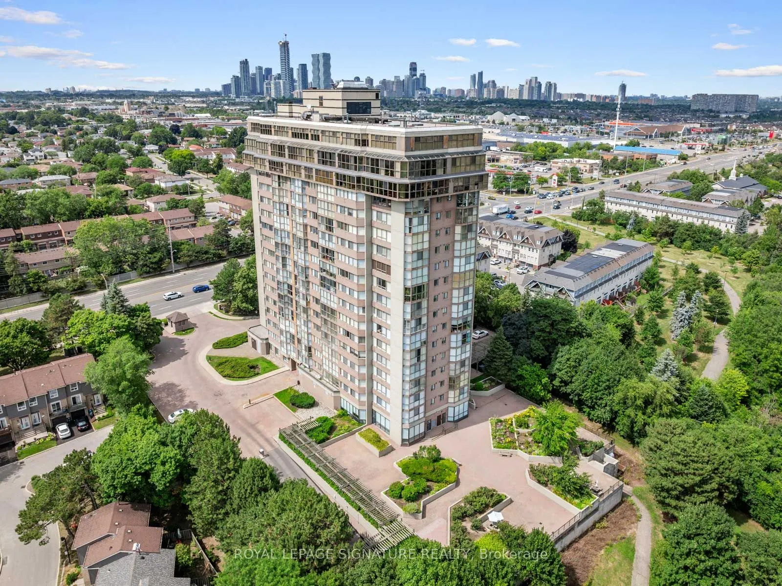 880 Dundas Street W, #LPH4