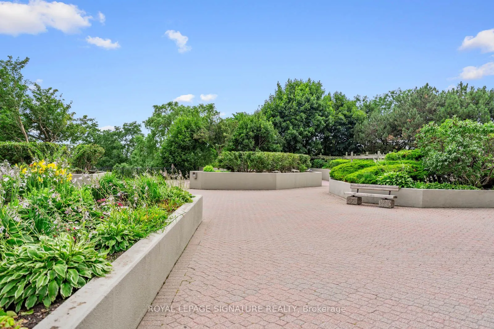 880 Dundas Street W, #LPH4