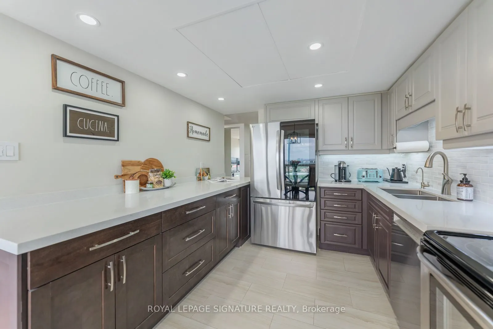 880 Dundas Street W, #LPH4