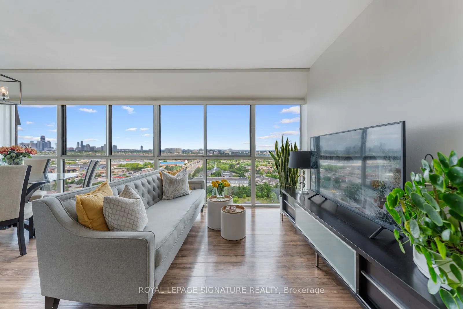 880 Dundas Street W, #LPH4