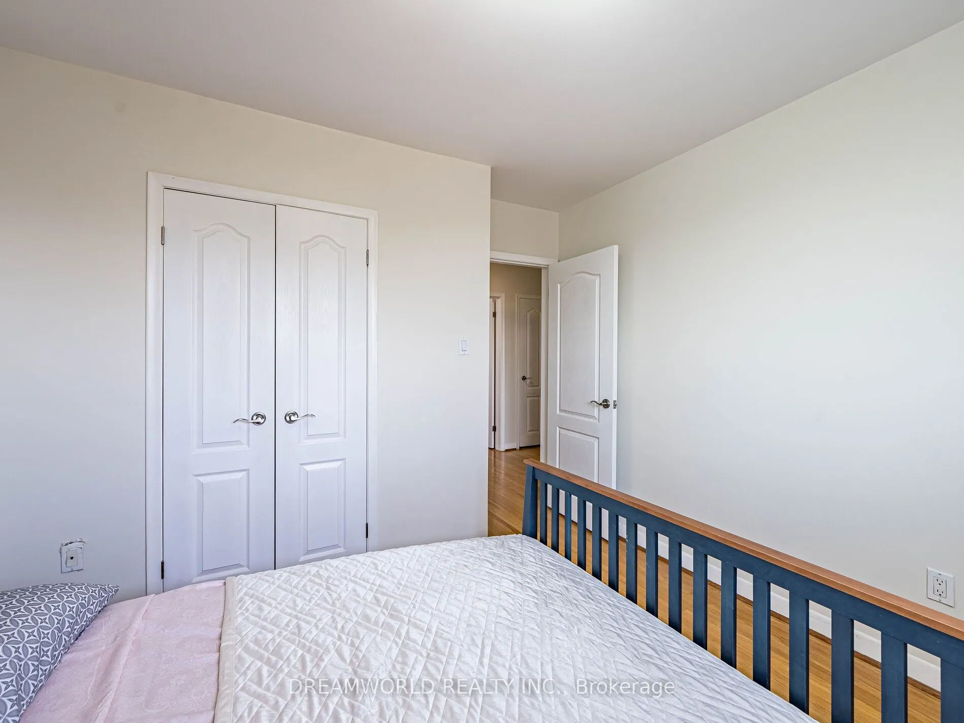1 Friary Court