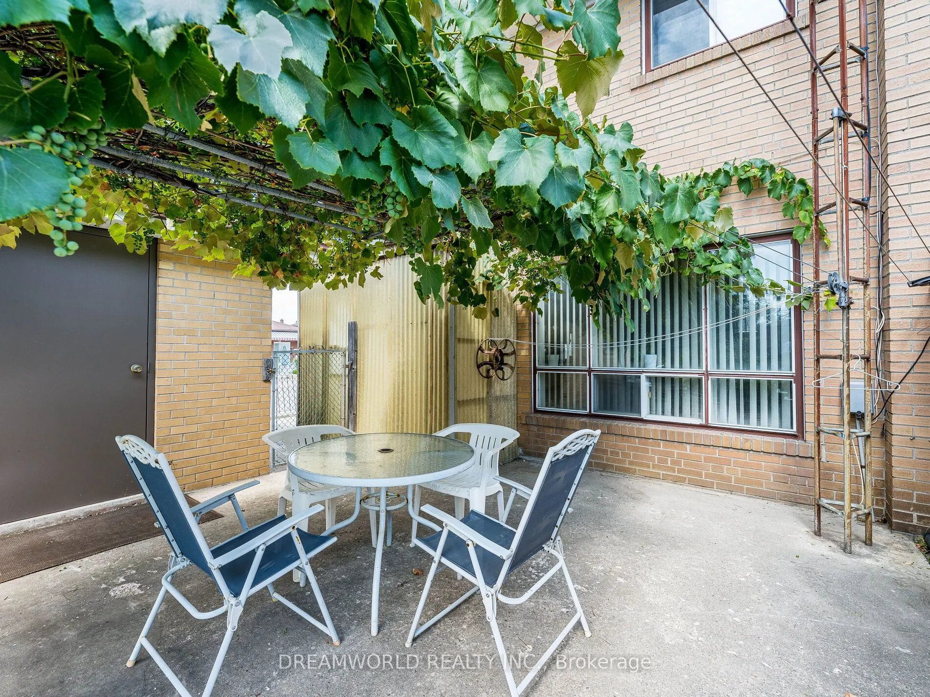 1 Friary Court