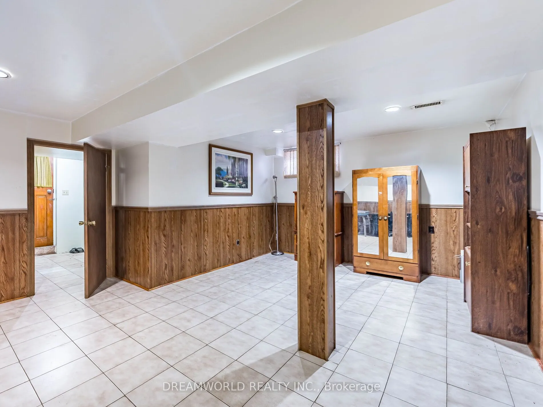 1 Friary Court