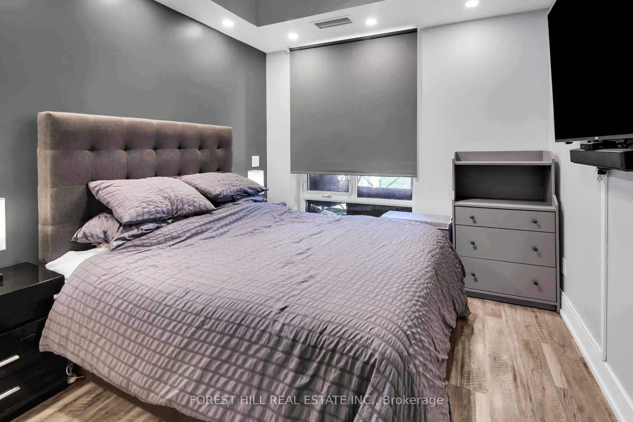 6 Eva Road, #2405