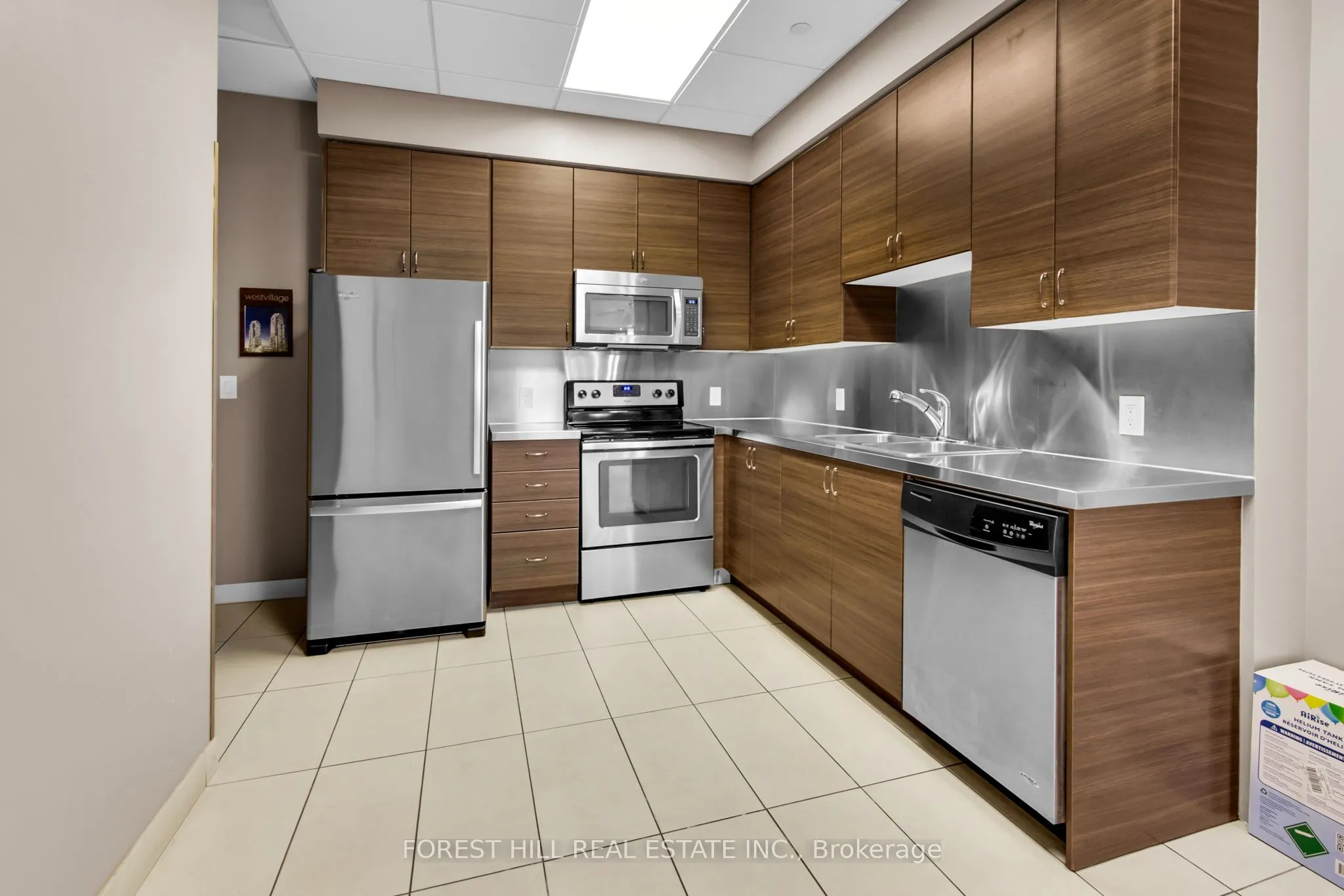 6 Eva Road, #2405