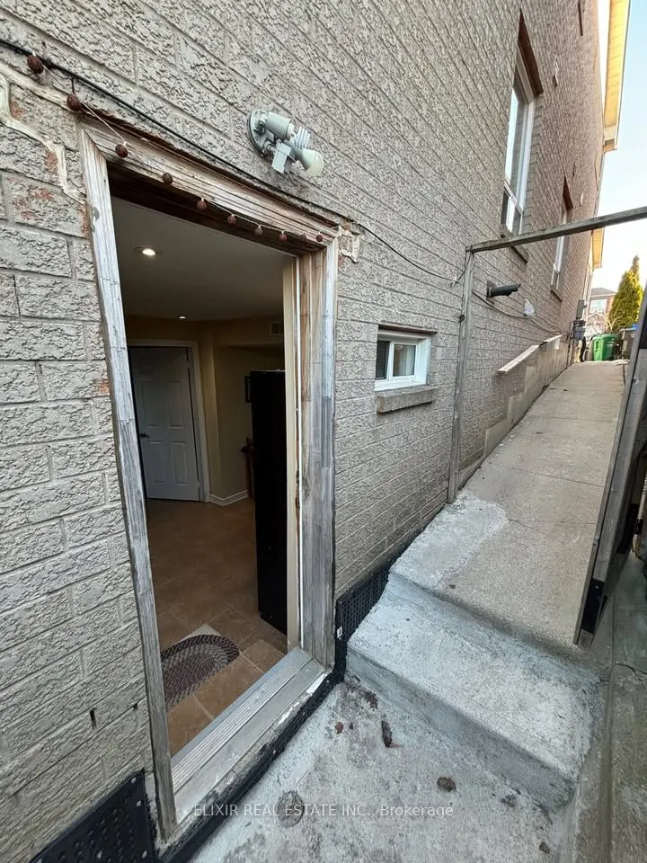 4 Lonestar Crescent, #Basement