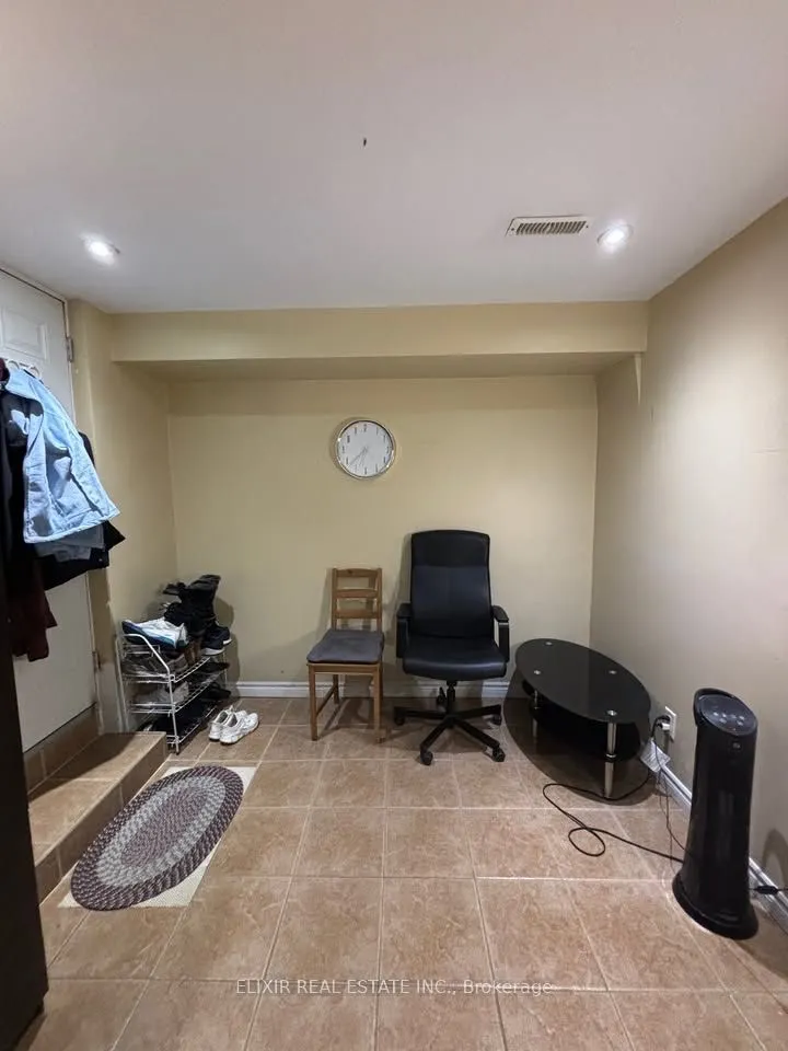 4 Lonestar Crescent, #Basement