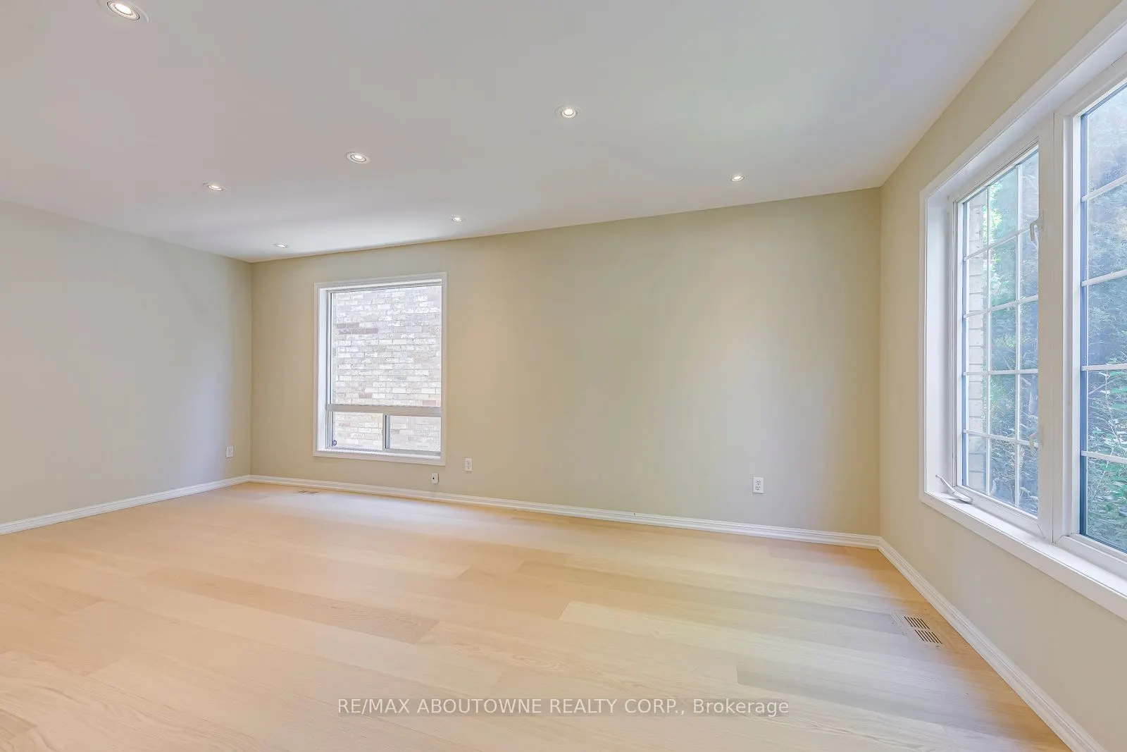3037 Abernathy Way