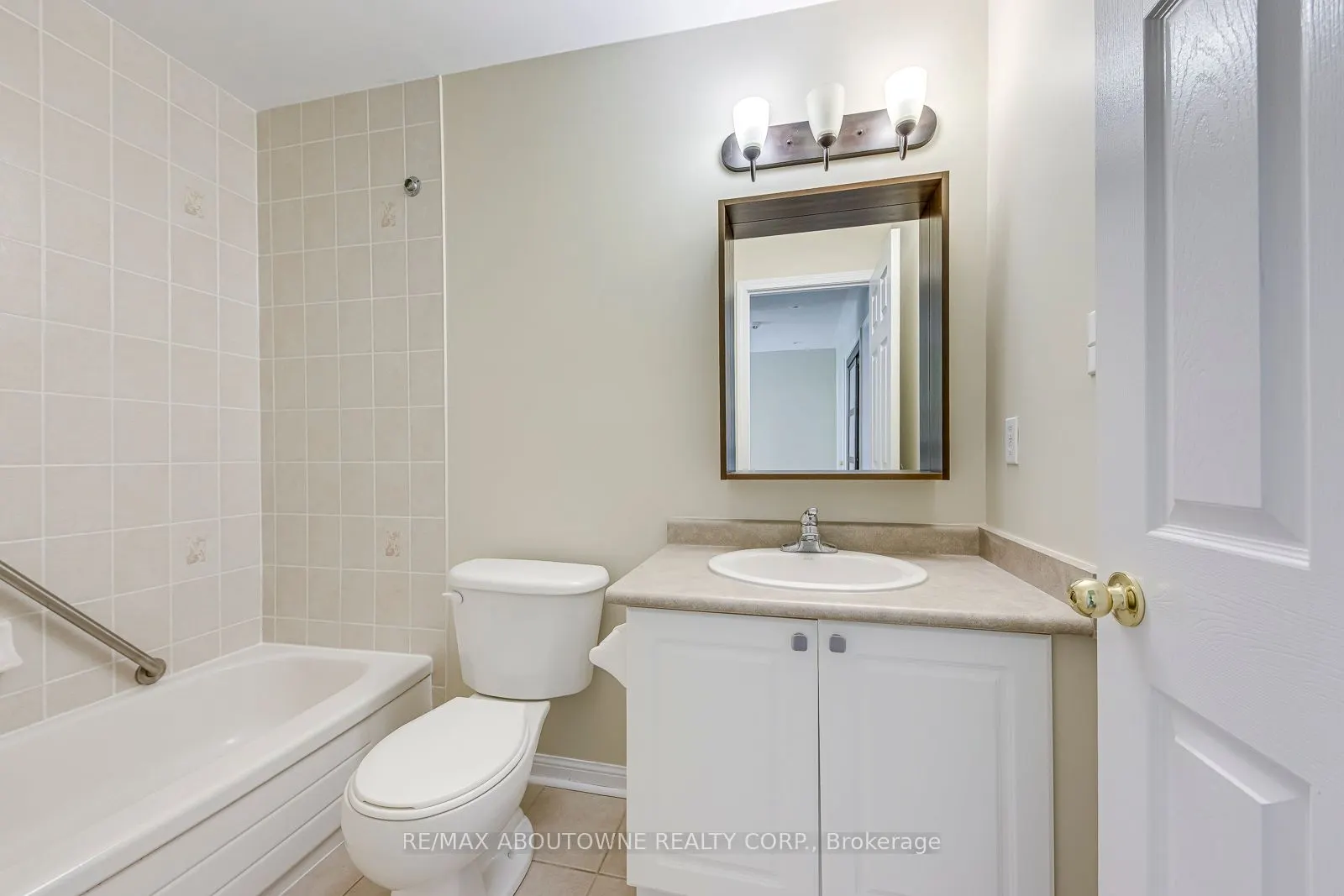 3037 Abernathy Way