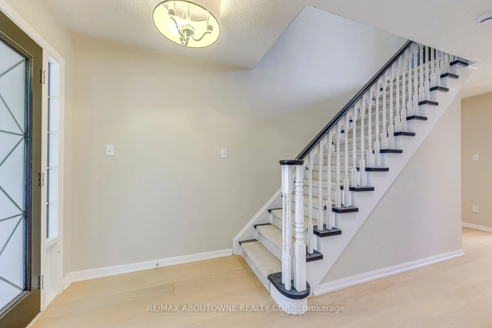 3037 Abernathy Way