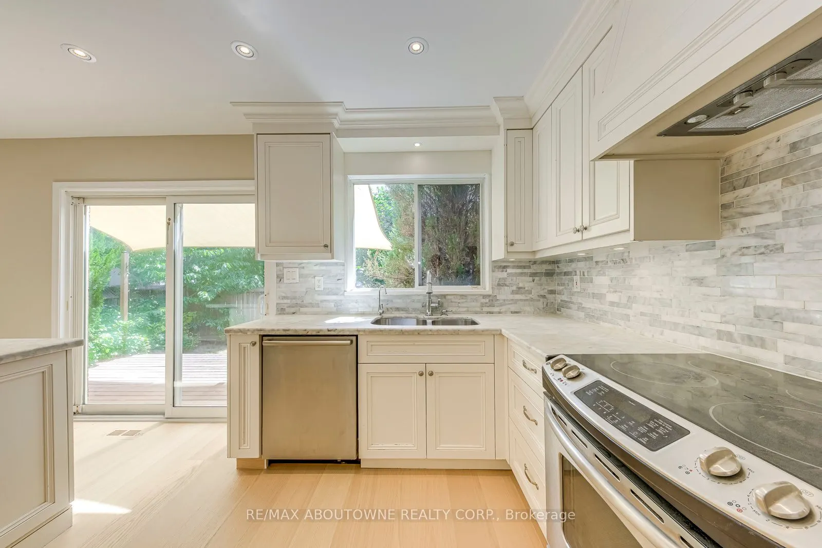 3037 Abernathy Way