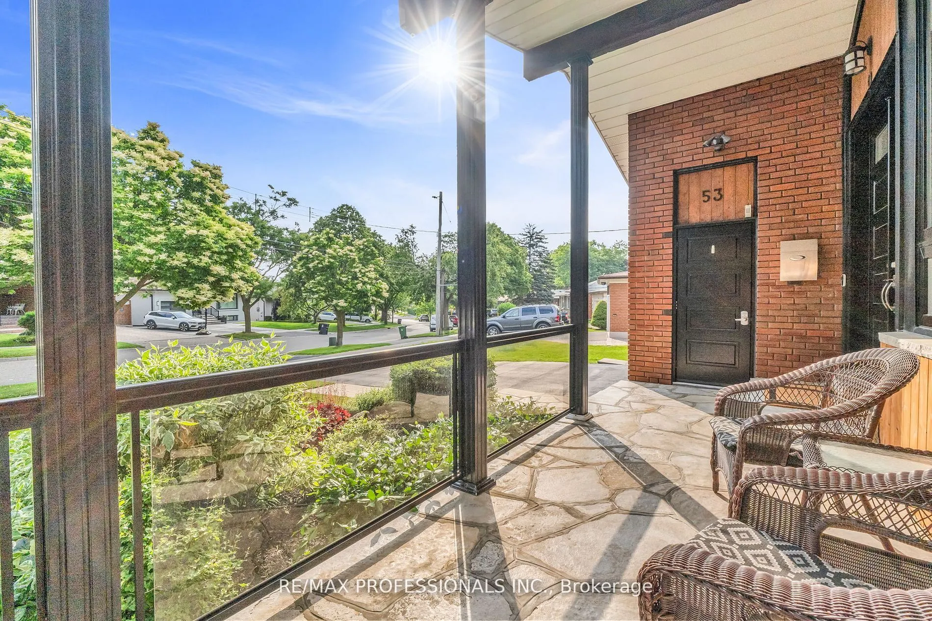 53 Decarie Circle