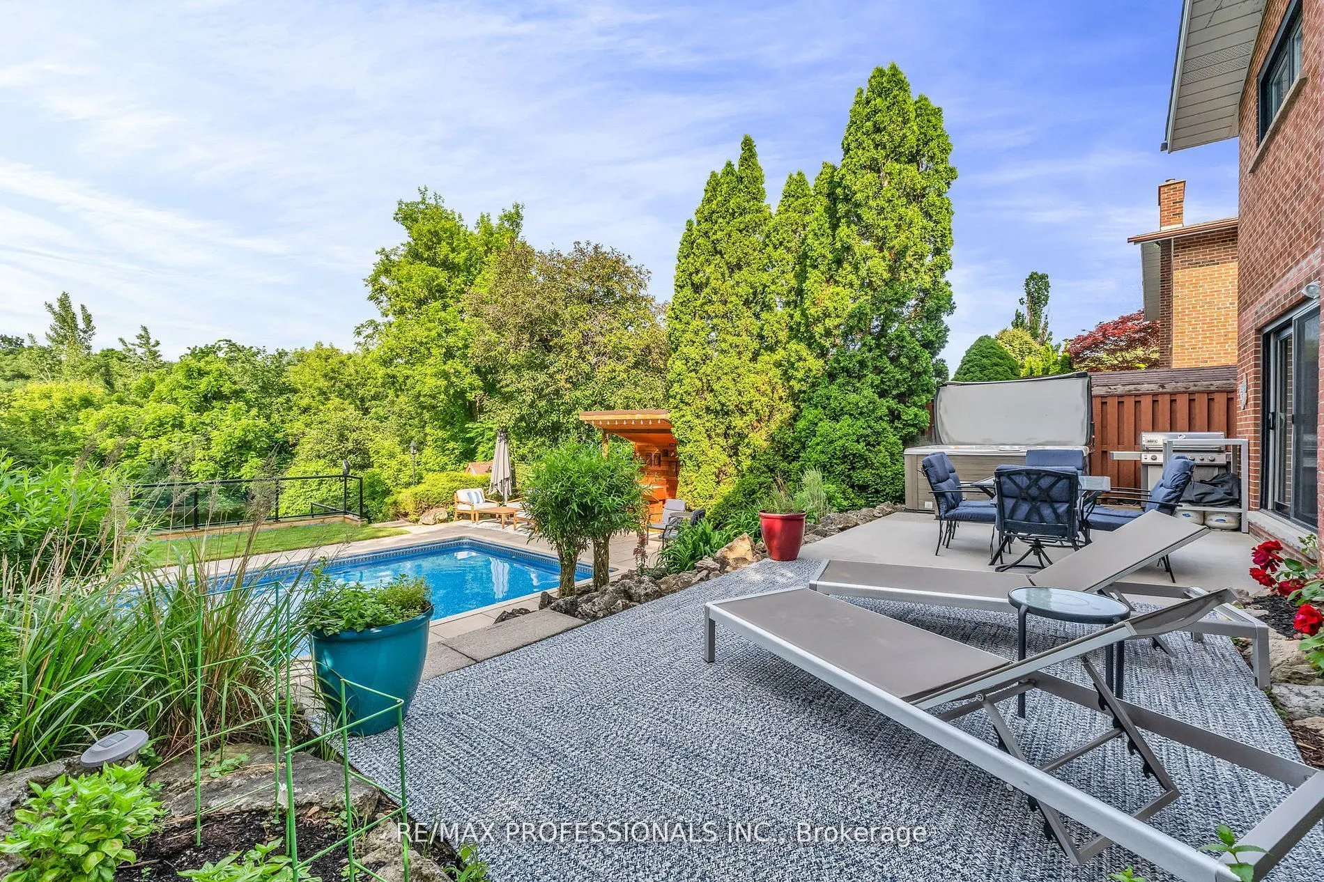 53 Decarie Circle