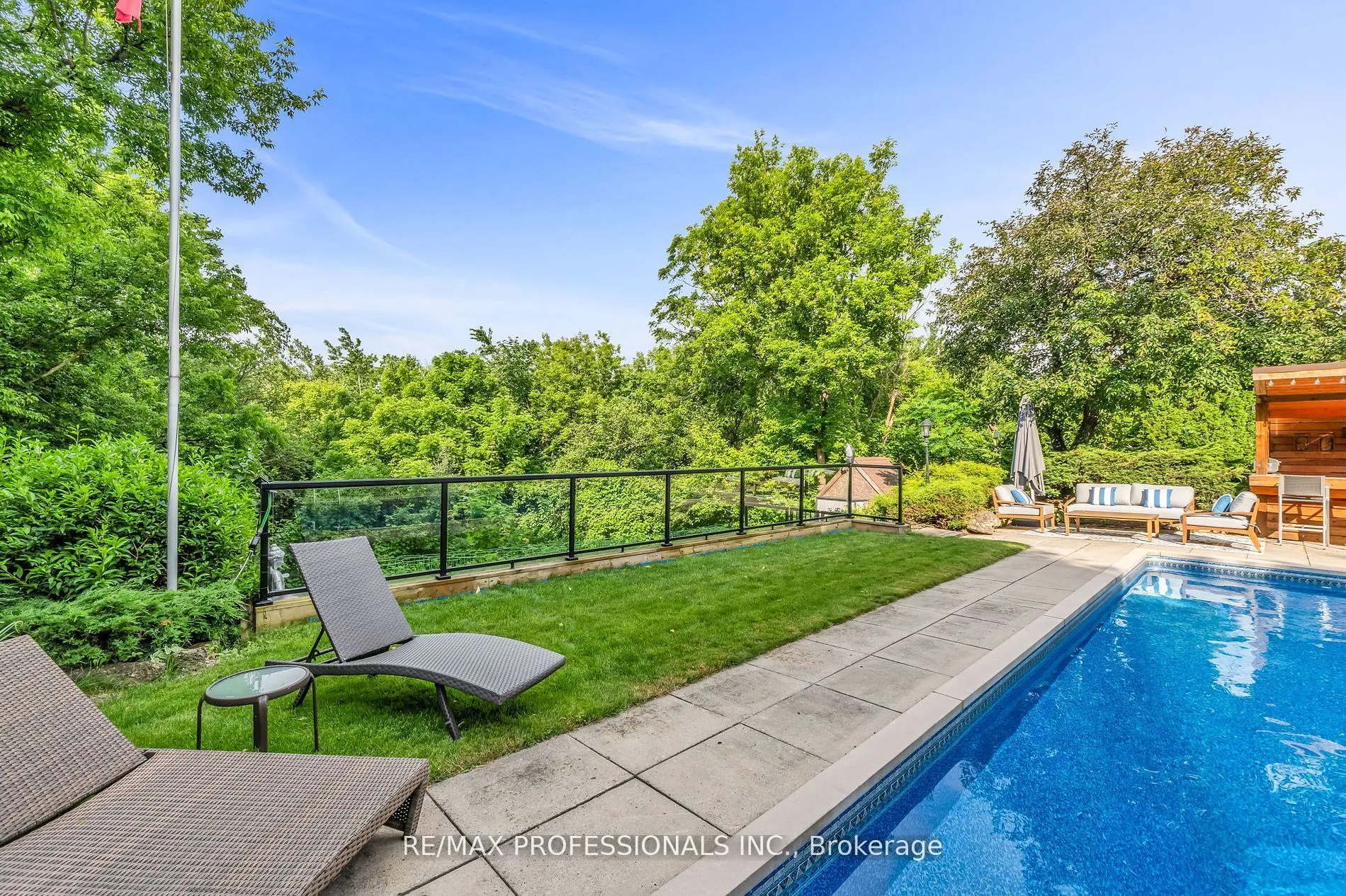 53 Decarie Circle