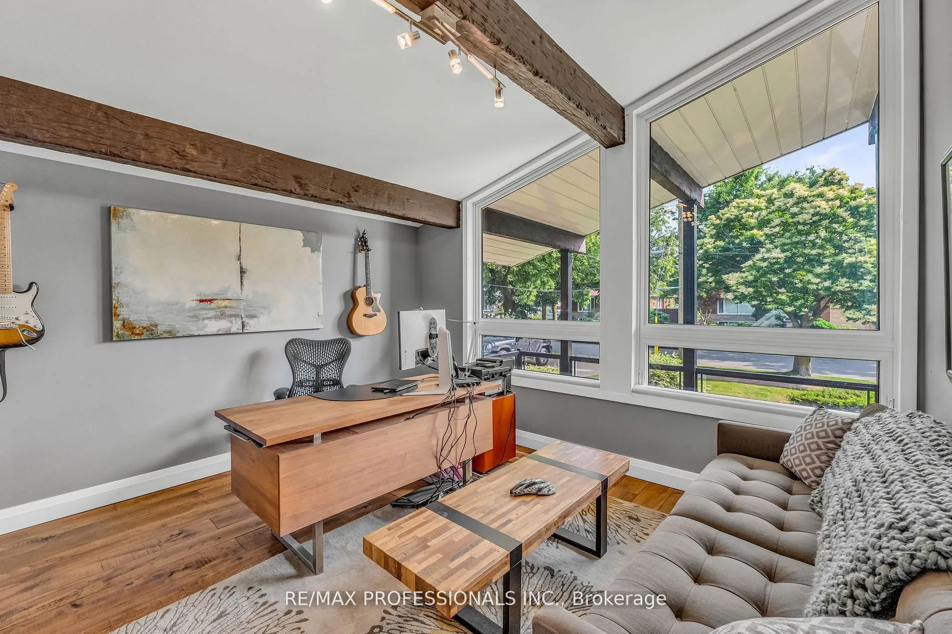 53 Decarie Circle