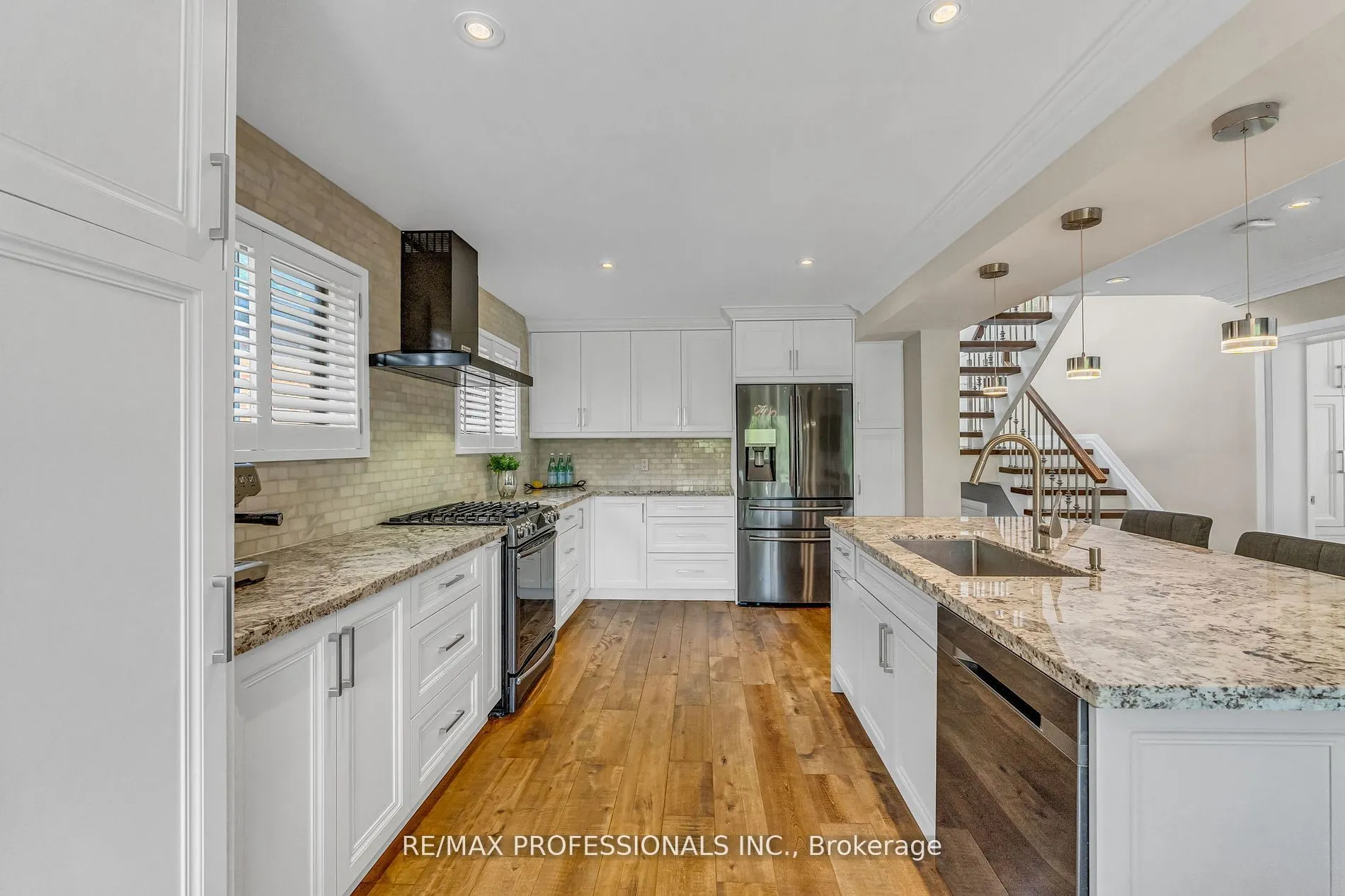 53 Decarie Circle