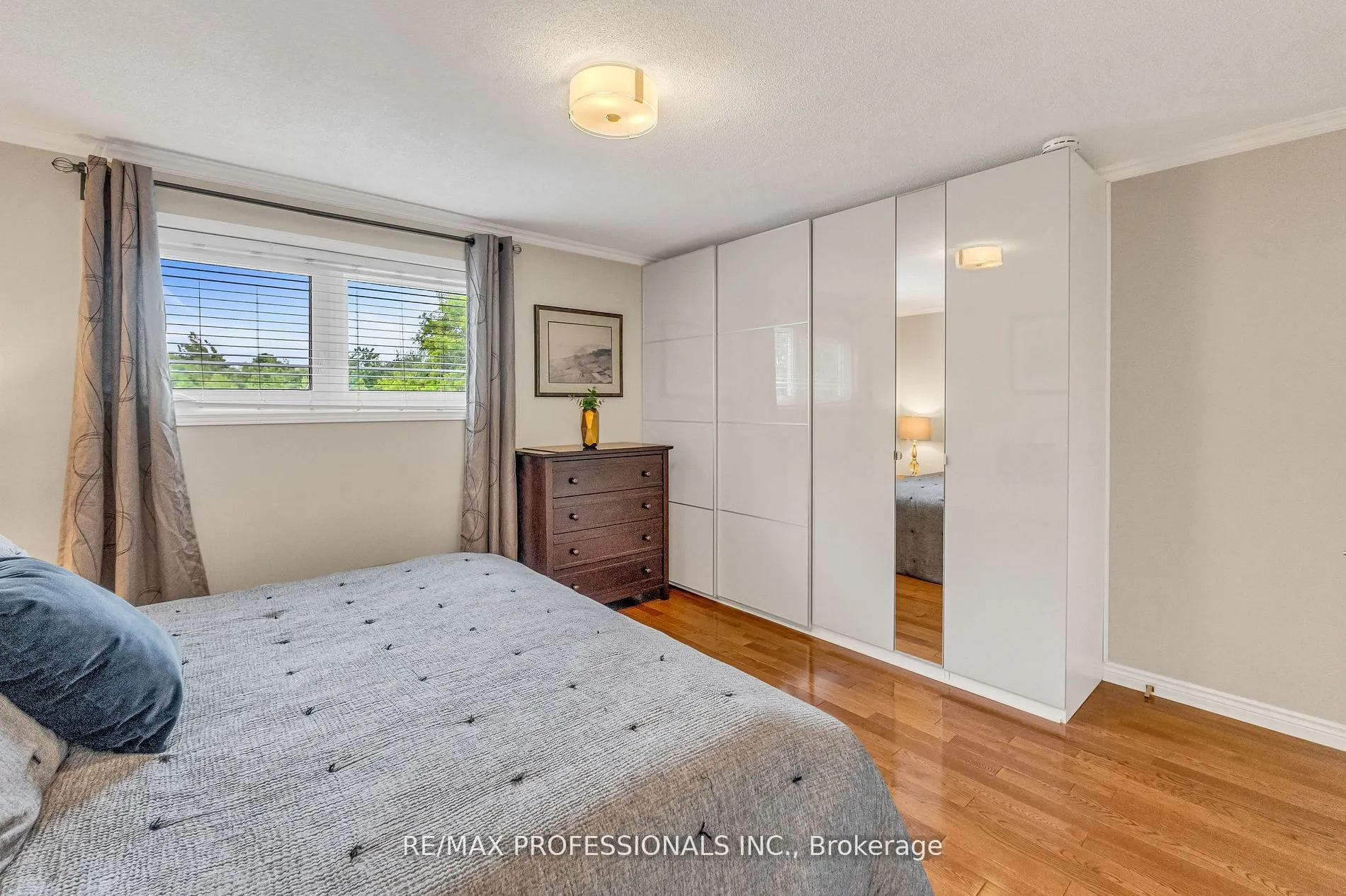 53 Decarie Circle