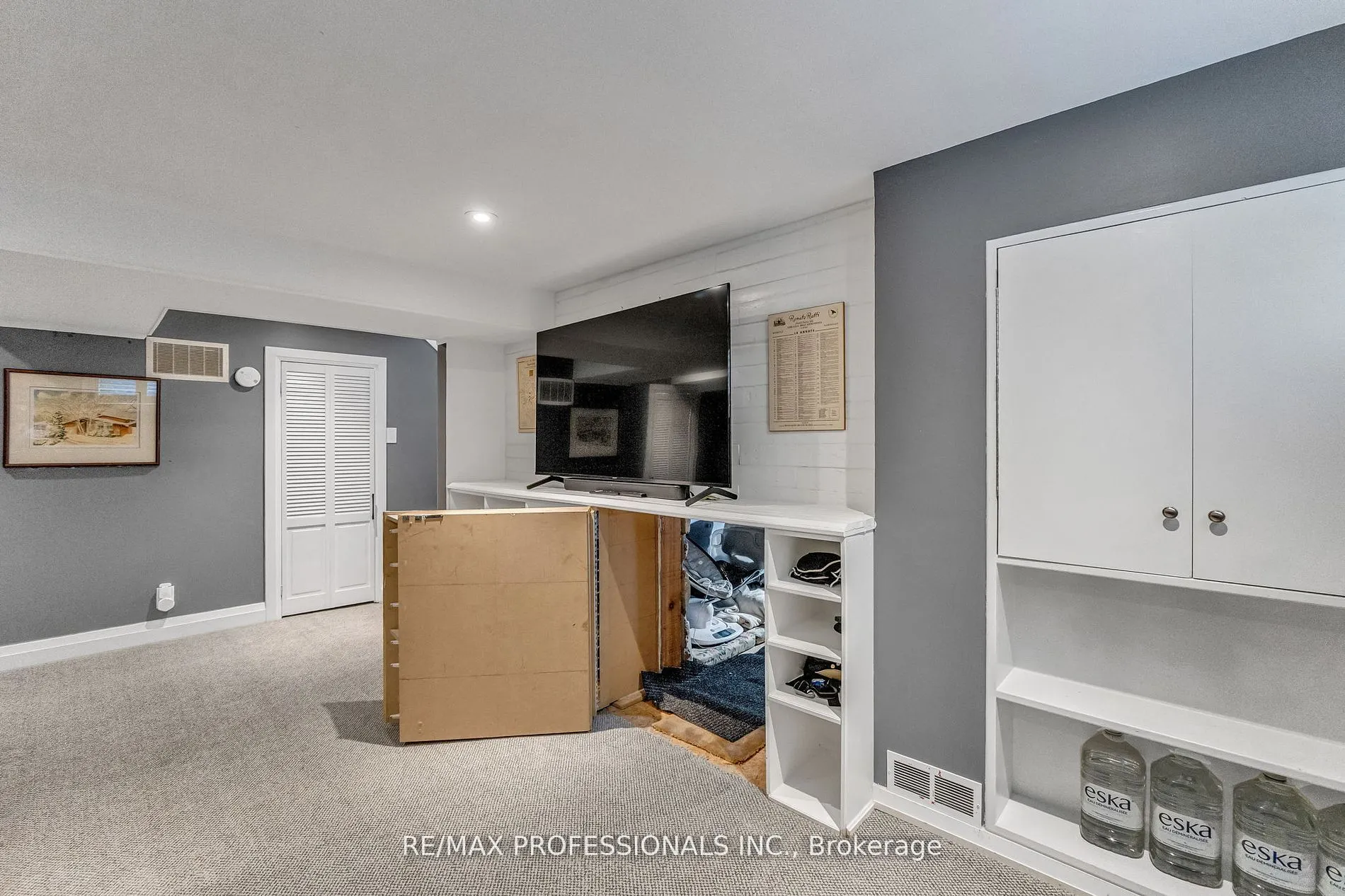 53 Decarie Circle