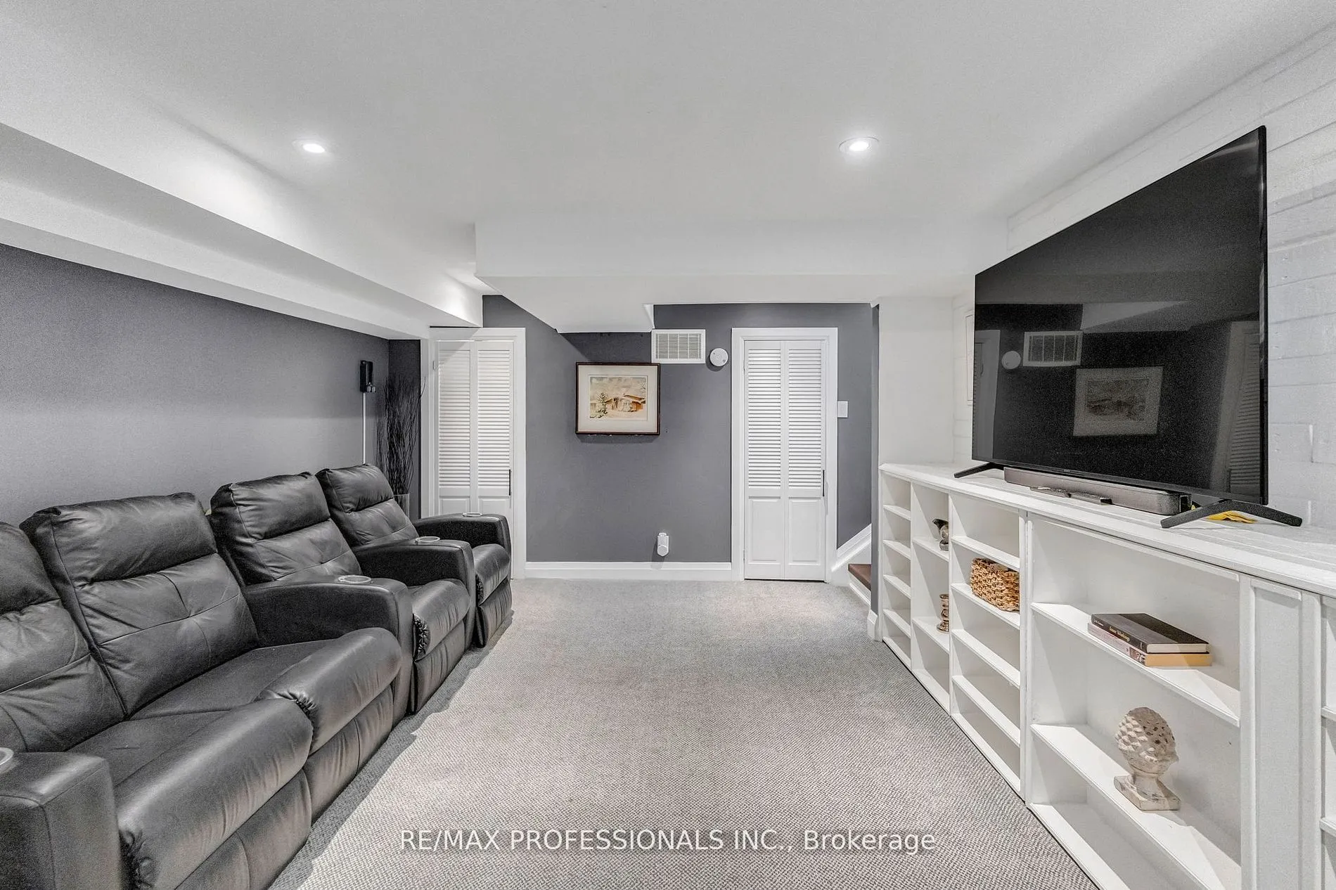 53 Decarie Circle