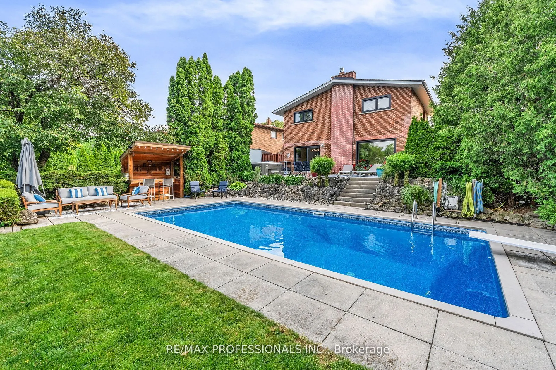 53 Decarie Circle