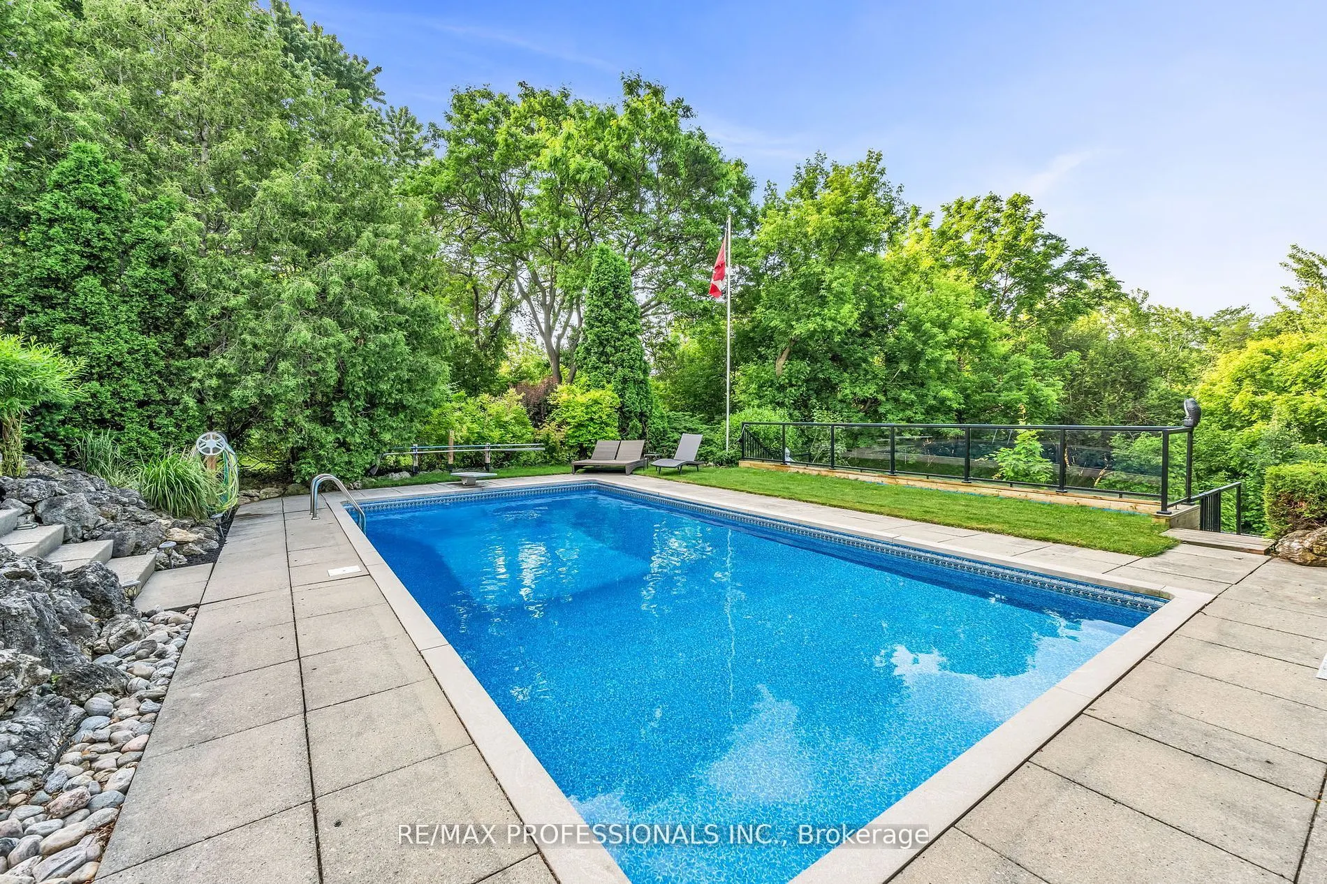 53 Decarie Circle