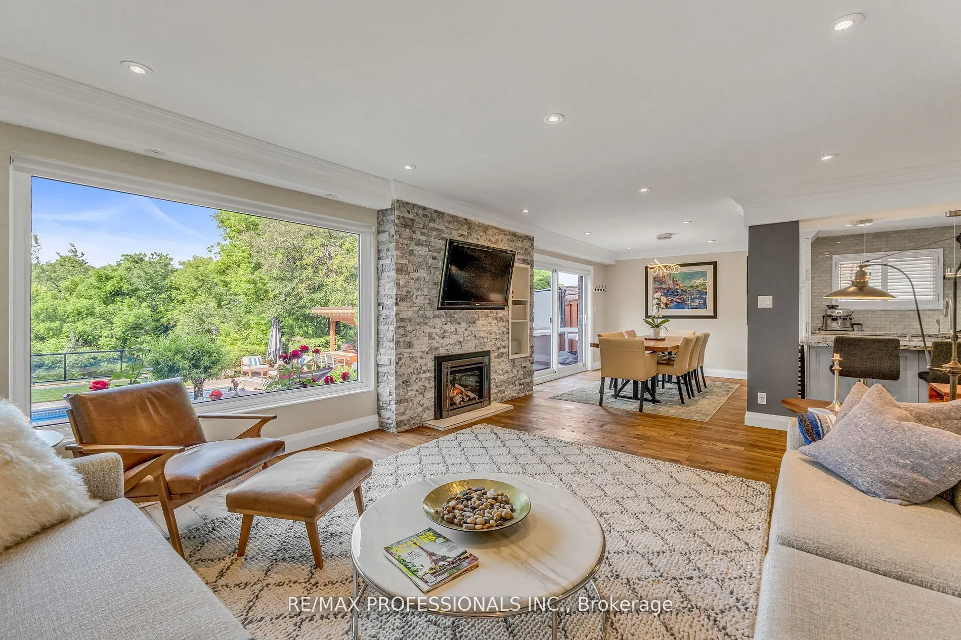 53 Decarie Circle