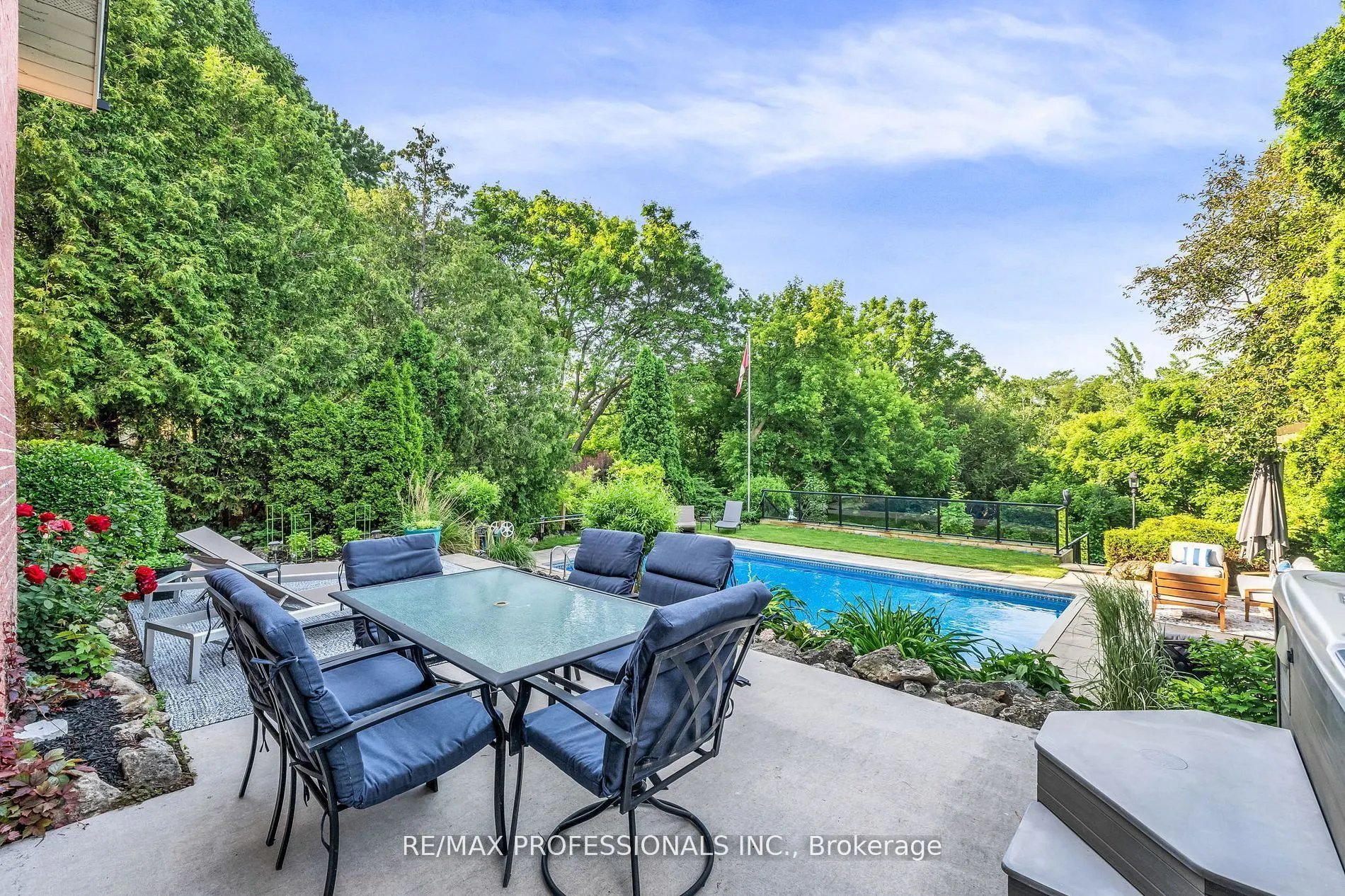 53 Decarie Circle
