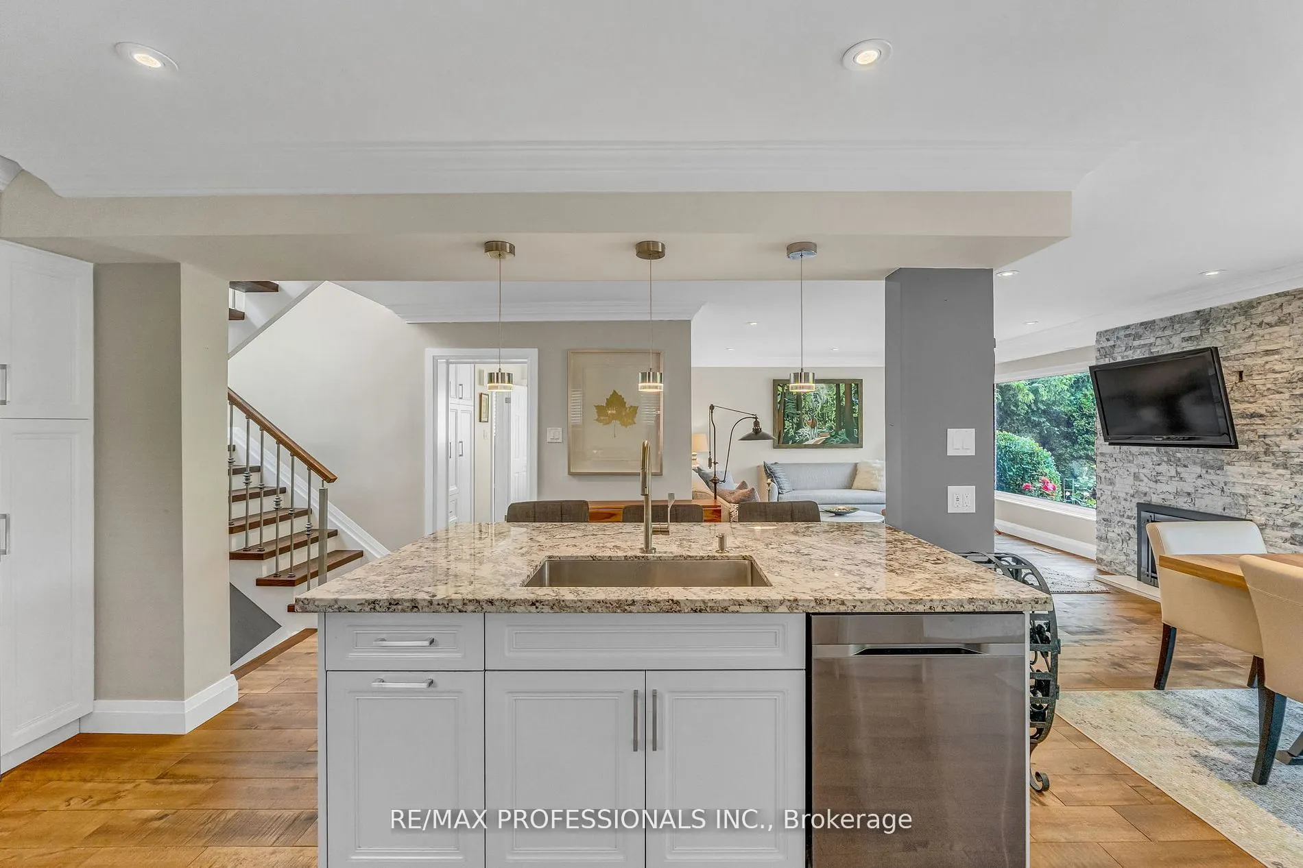 53 Decarie Circle