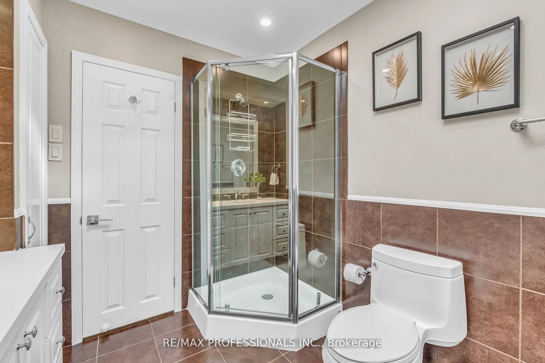 53 Decarie Circle