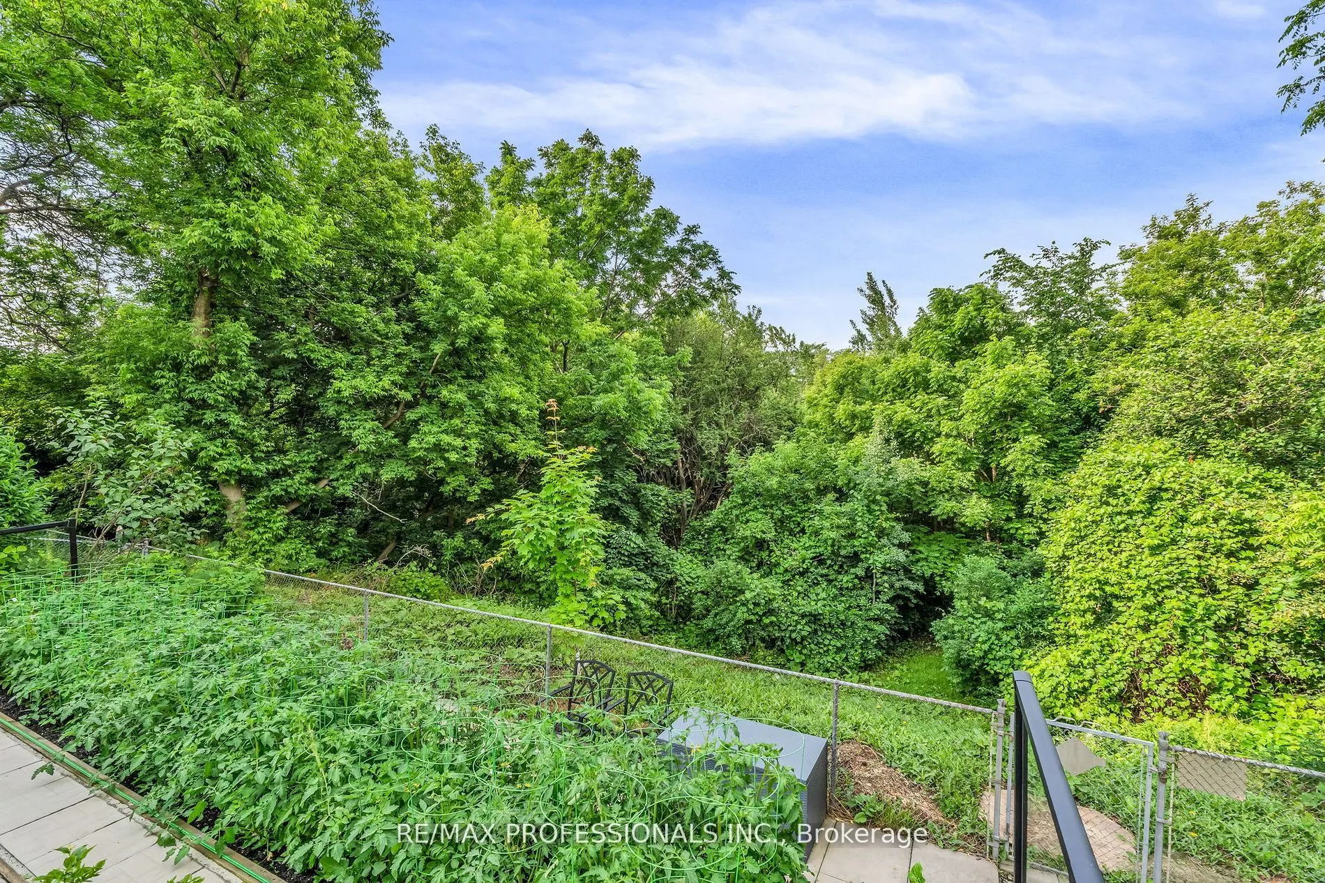 53 Decarie Circle