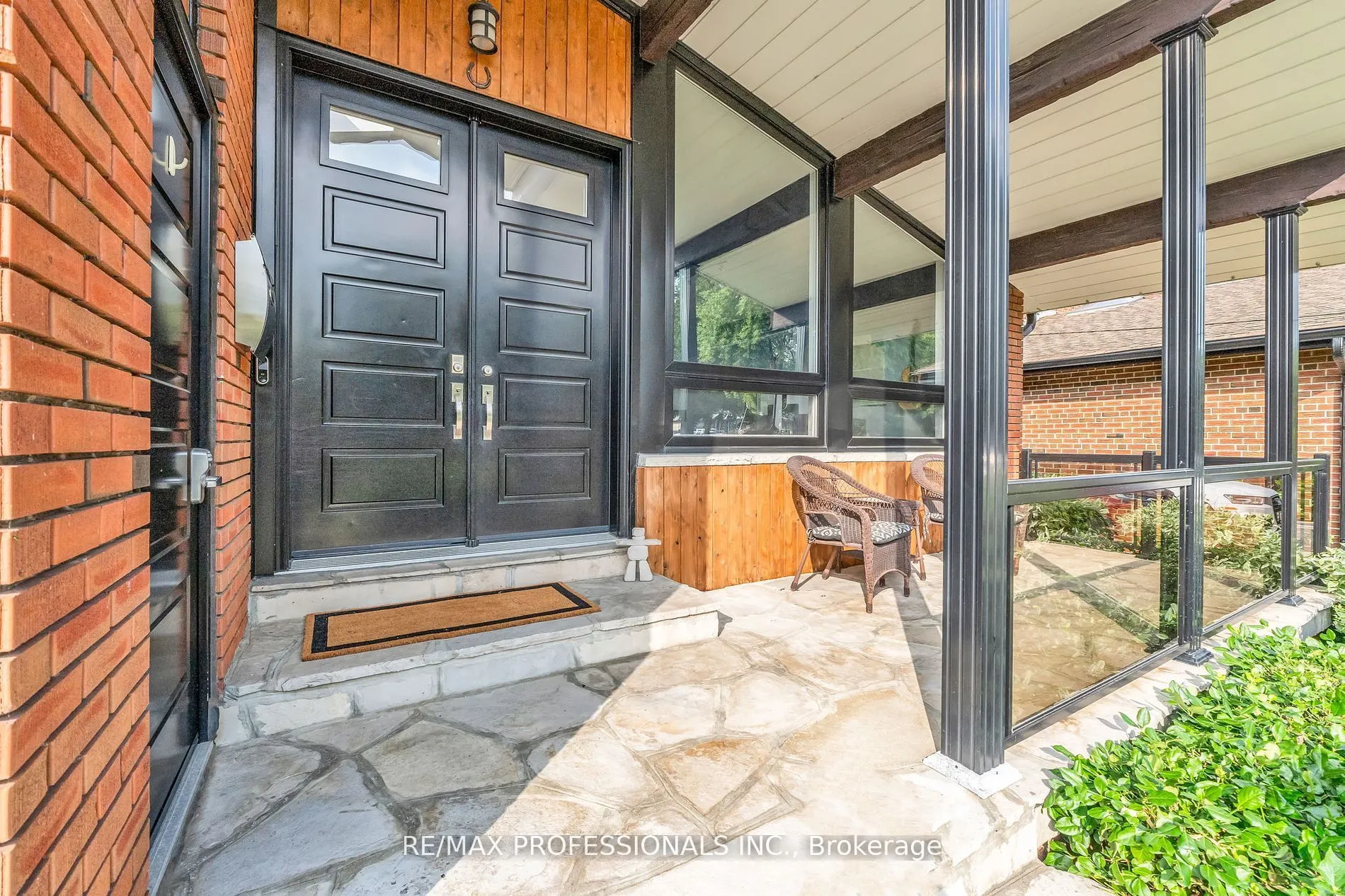 53 Decarie Circle