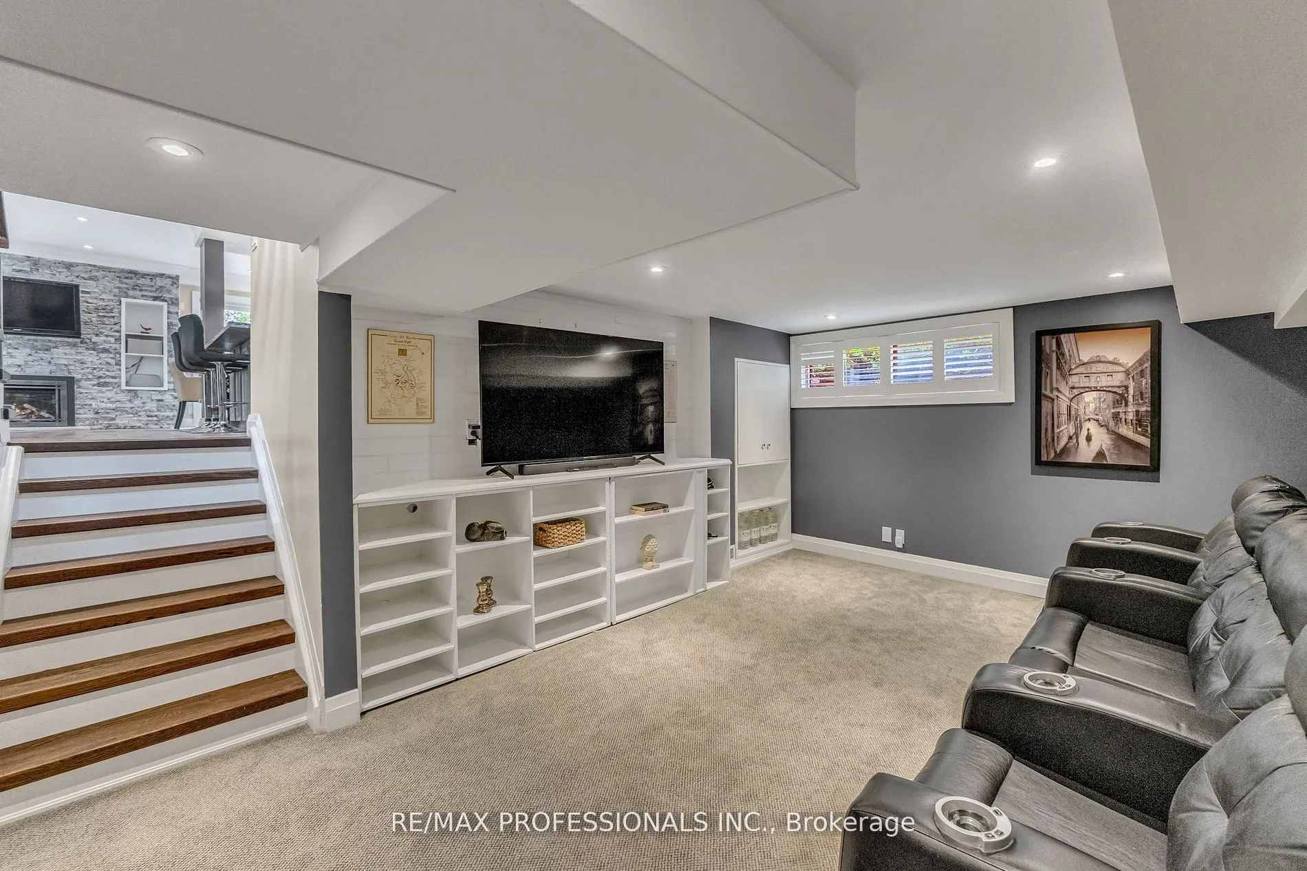 53 Decarie Circle