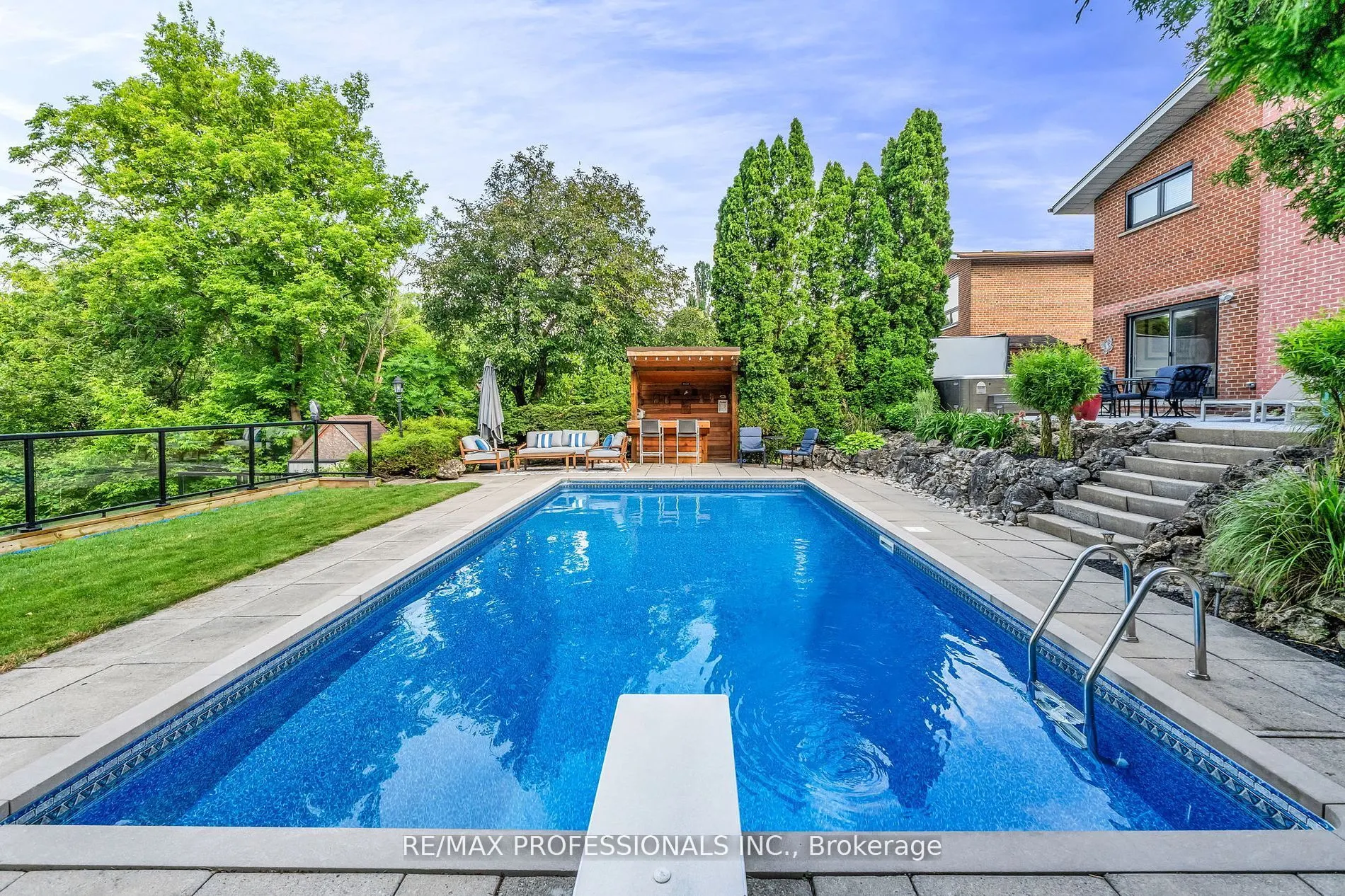 53 Decarie Circle