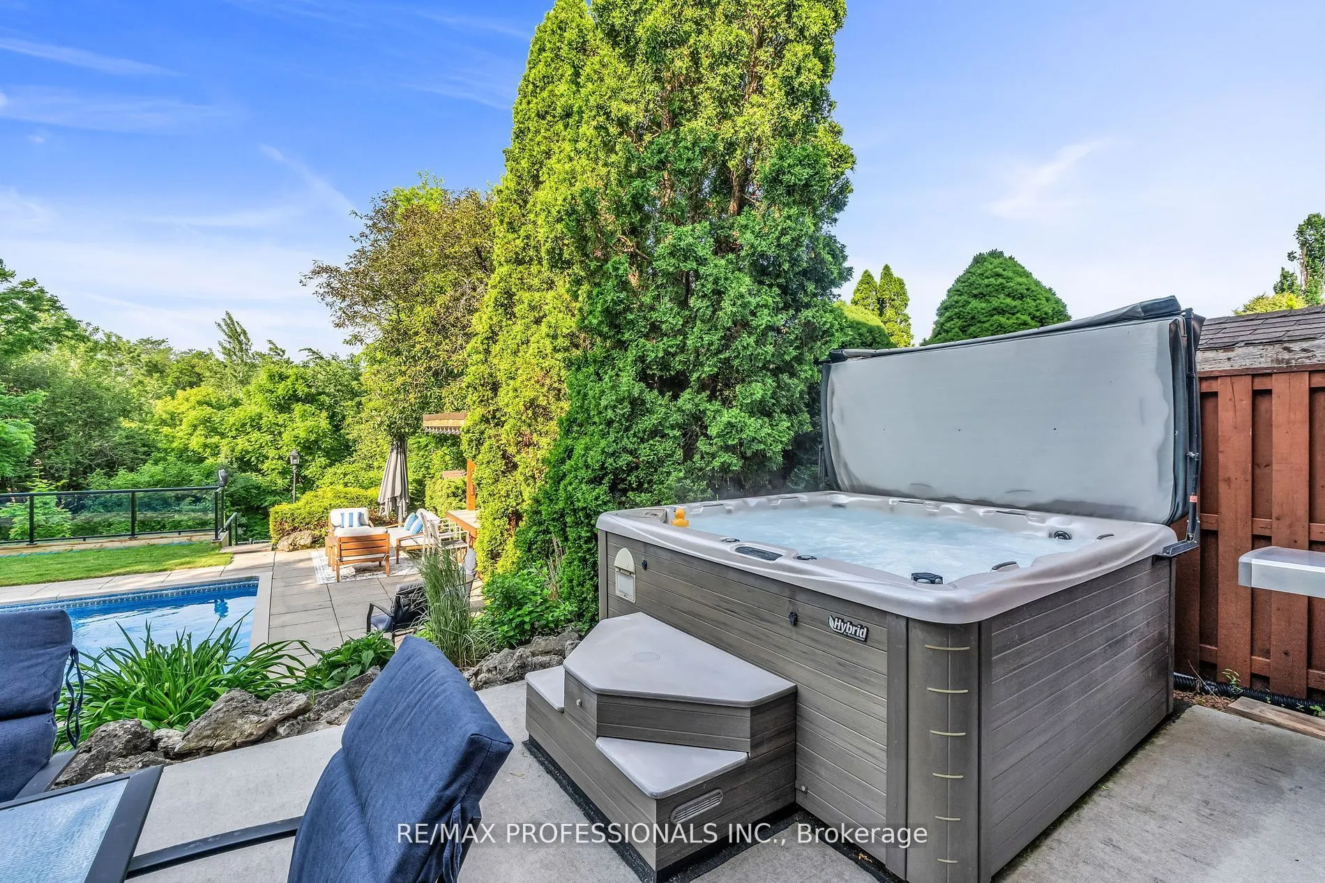 53 Decarie Circle