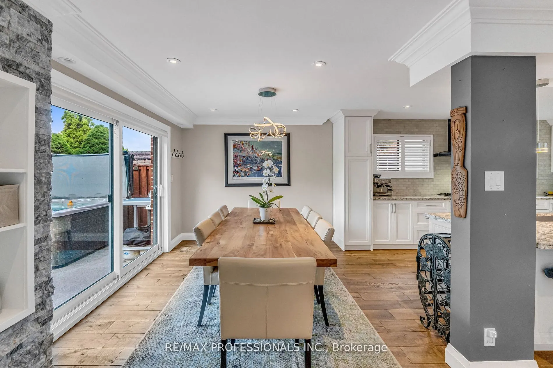 53 Decarie Circle