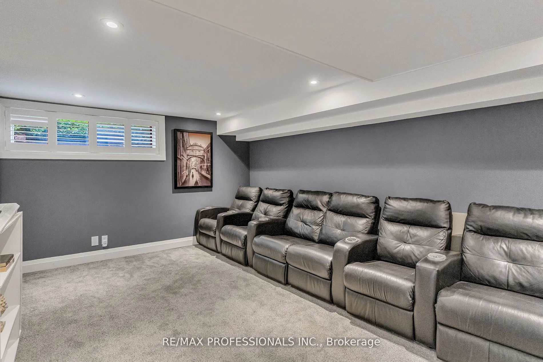 53 Decarie Circle