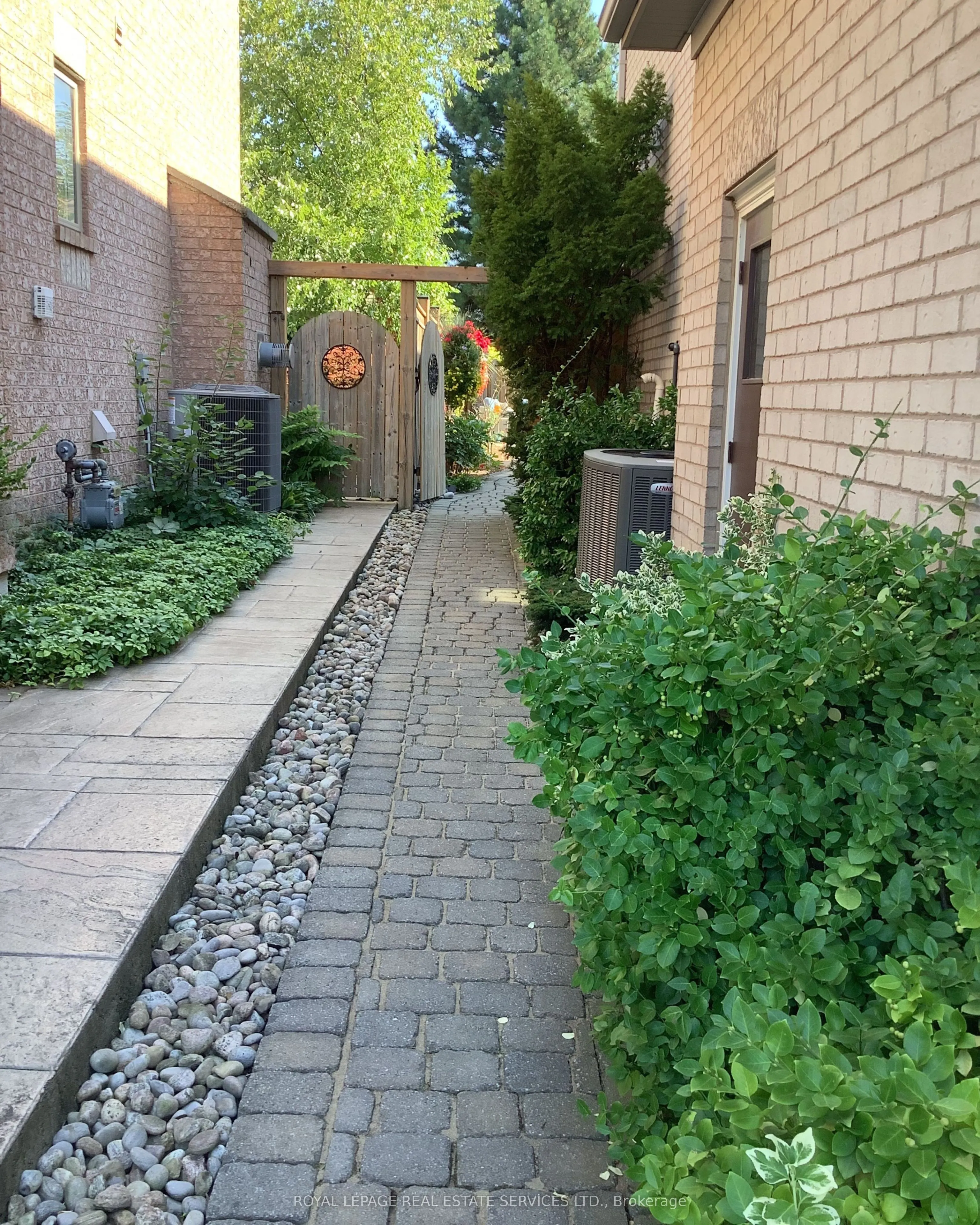 2068 Heatherwood Drive