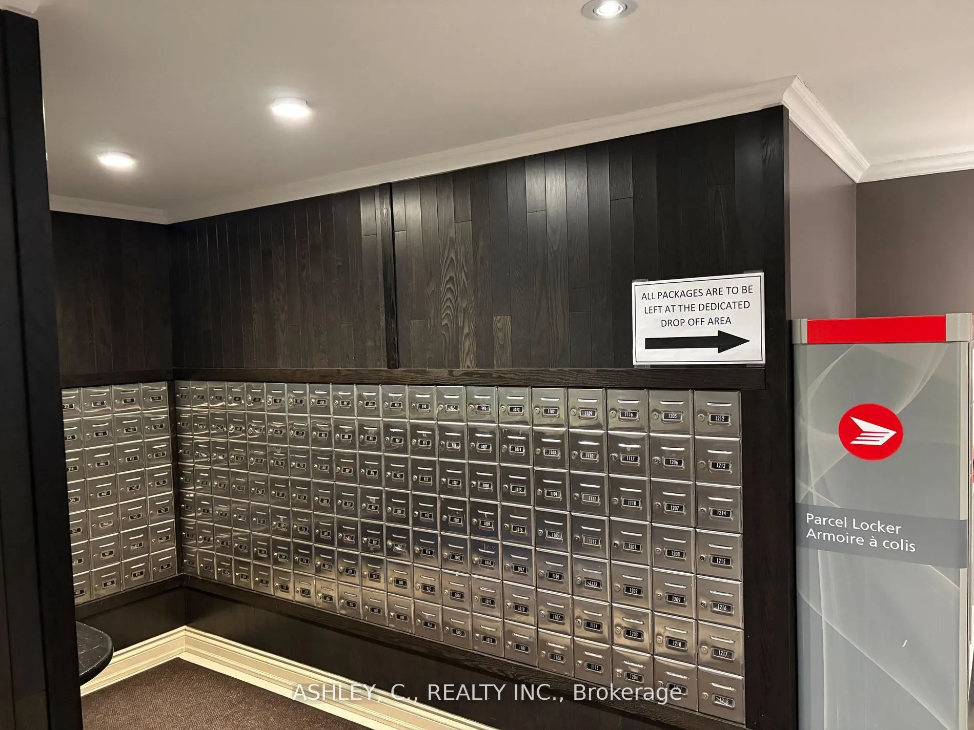 1485 Lakeshore Road E, #216