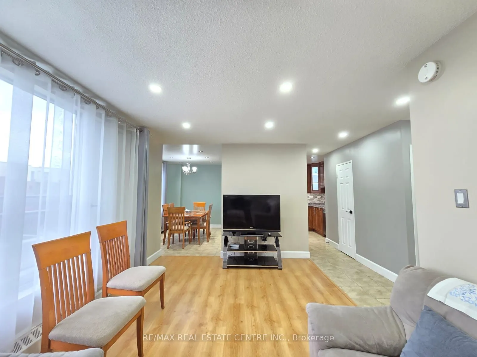 1055 Forestwood Drive, #212