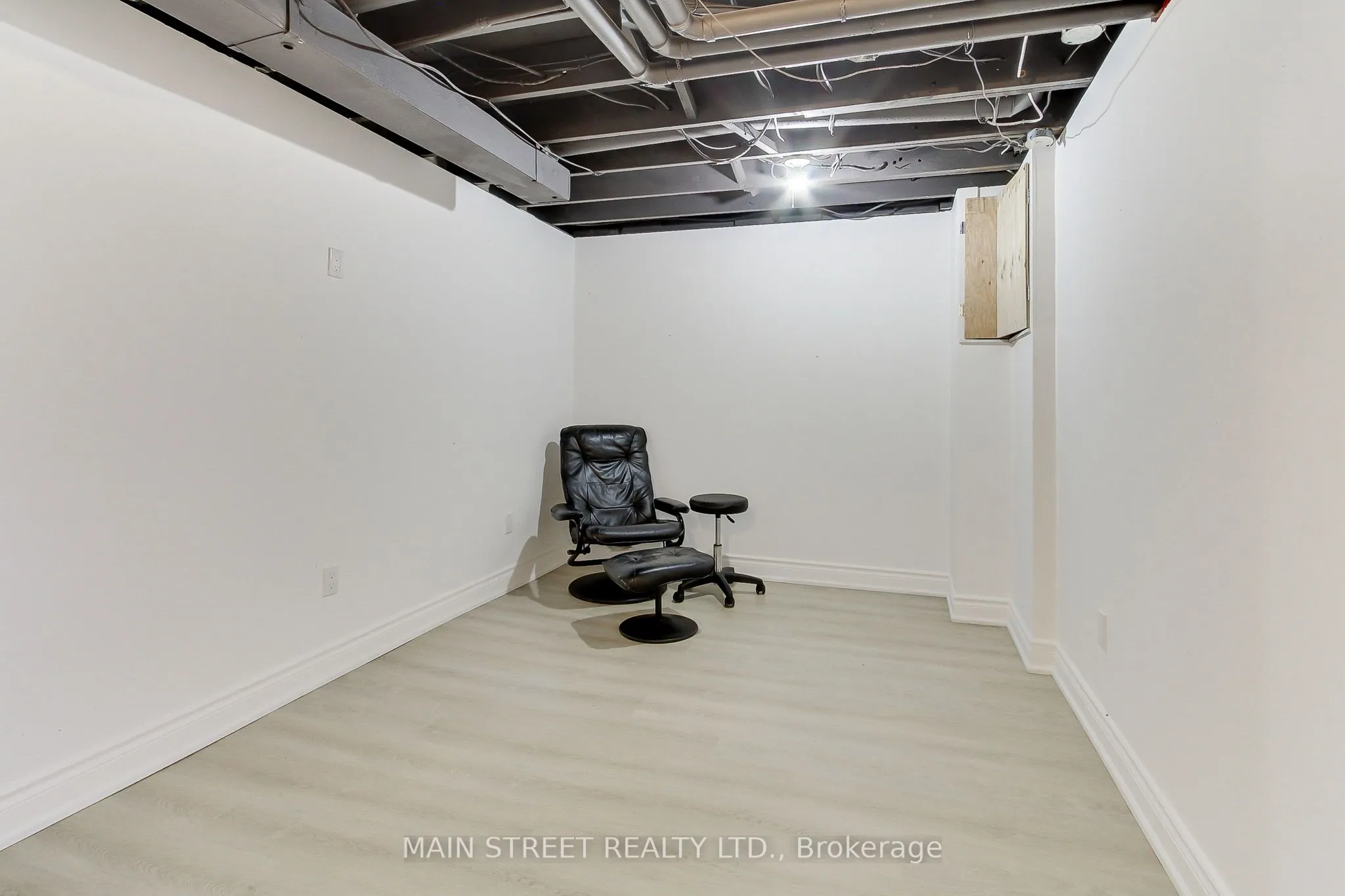 725 Vermouth Avenue, #18