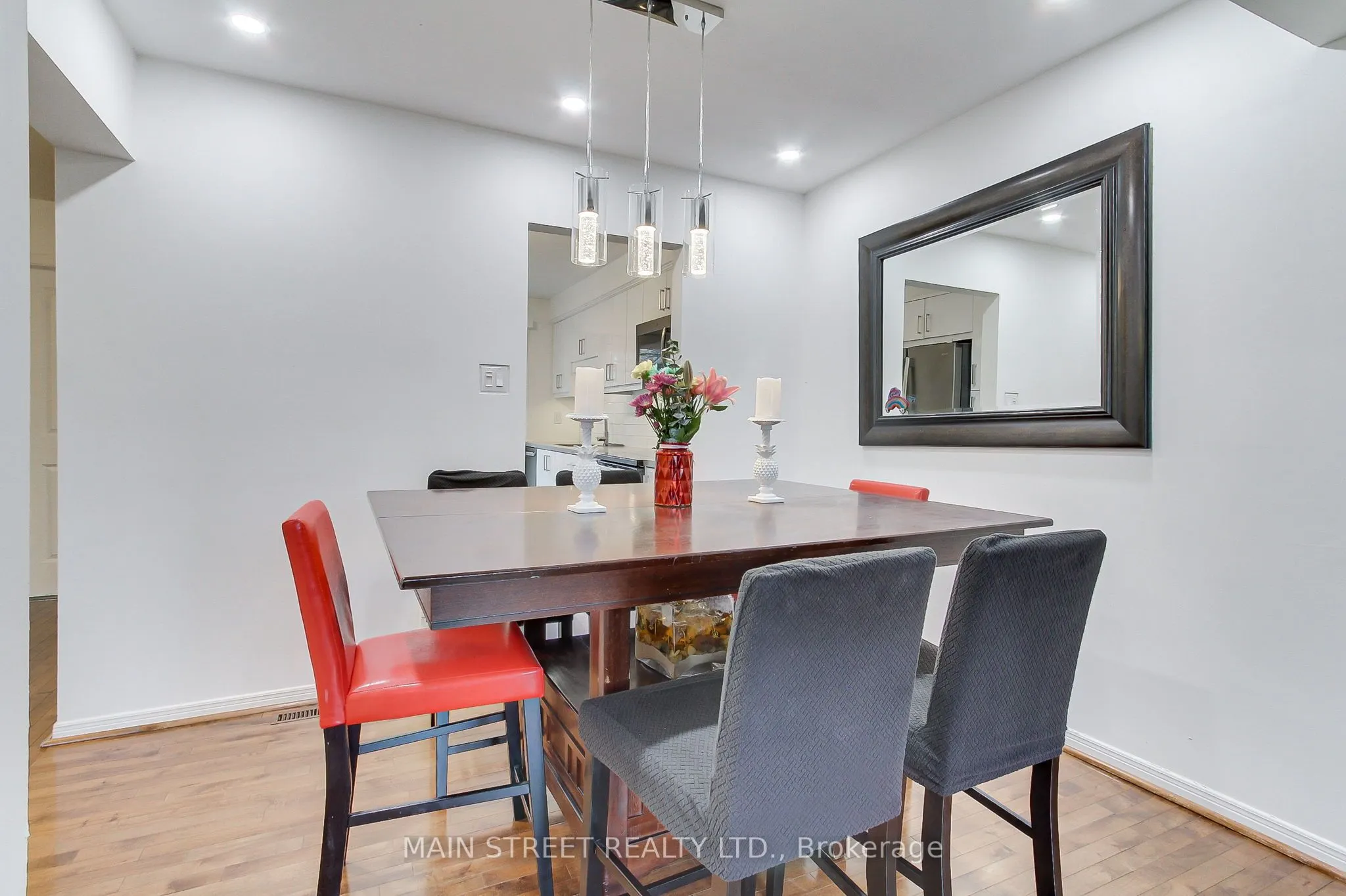 725 Vermouth Avenue, #18