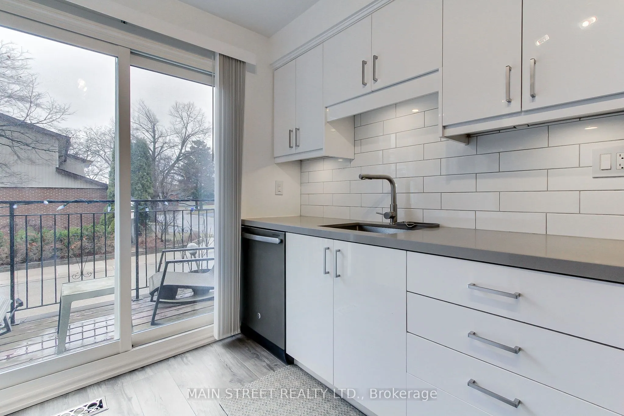 725 Vermouth Avenue, #18