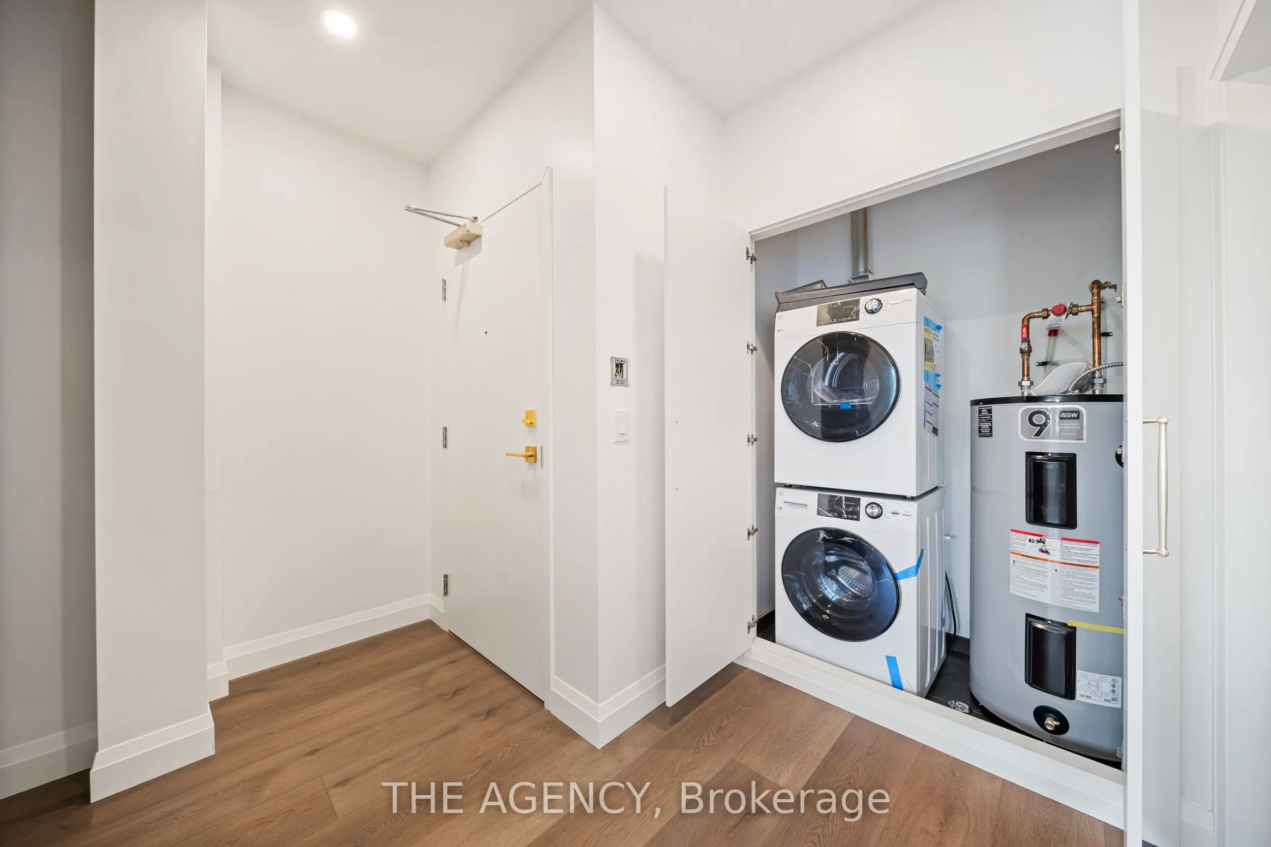 153 Main Street E, #6