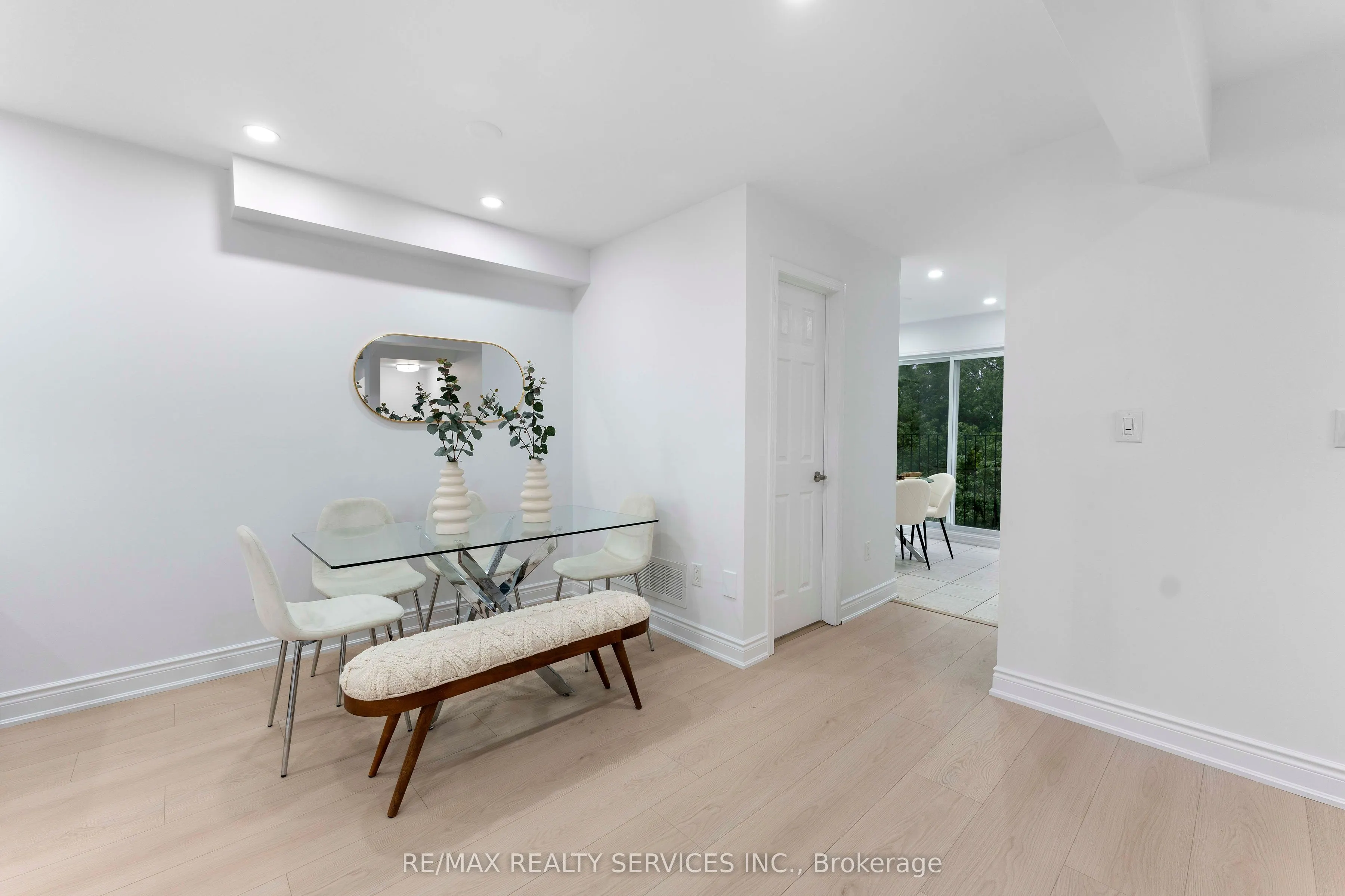 80 Acorn Place, #28