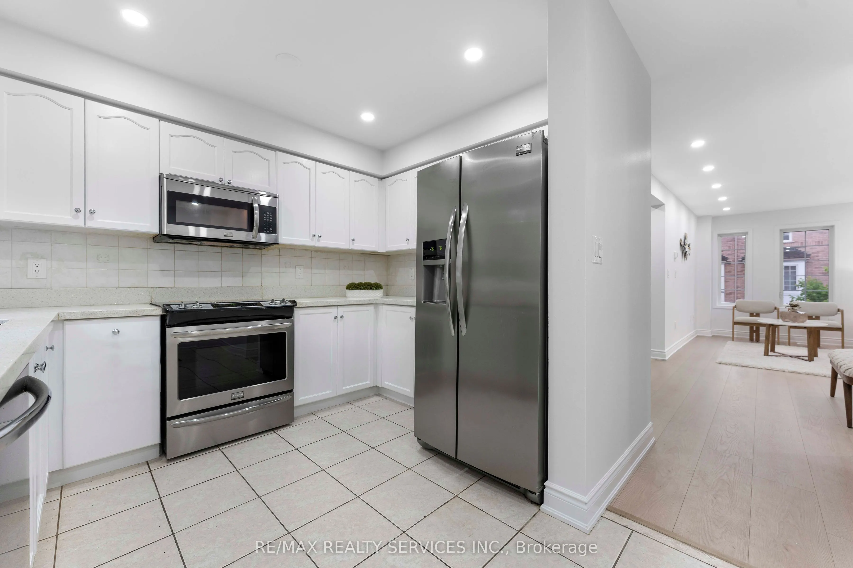 80 Acorn Place, #28