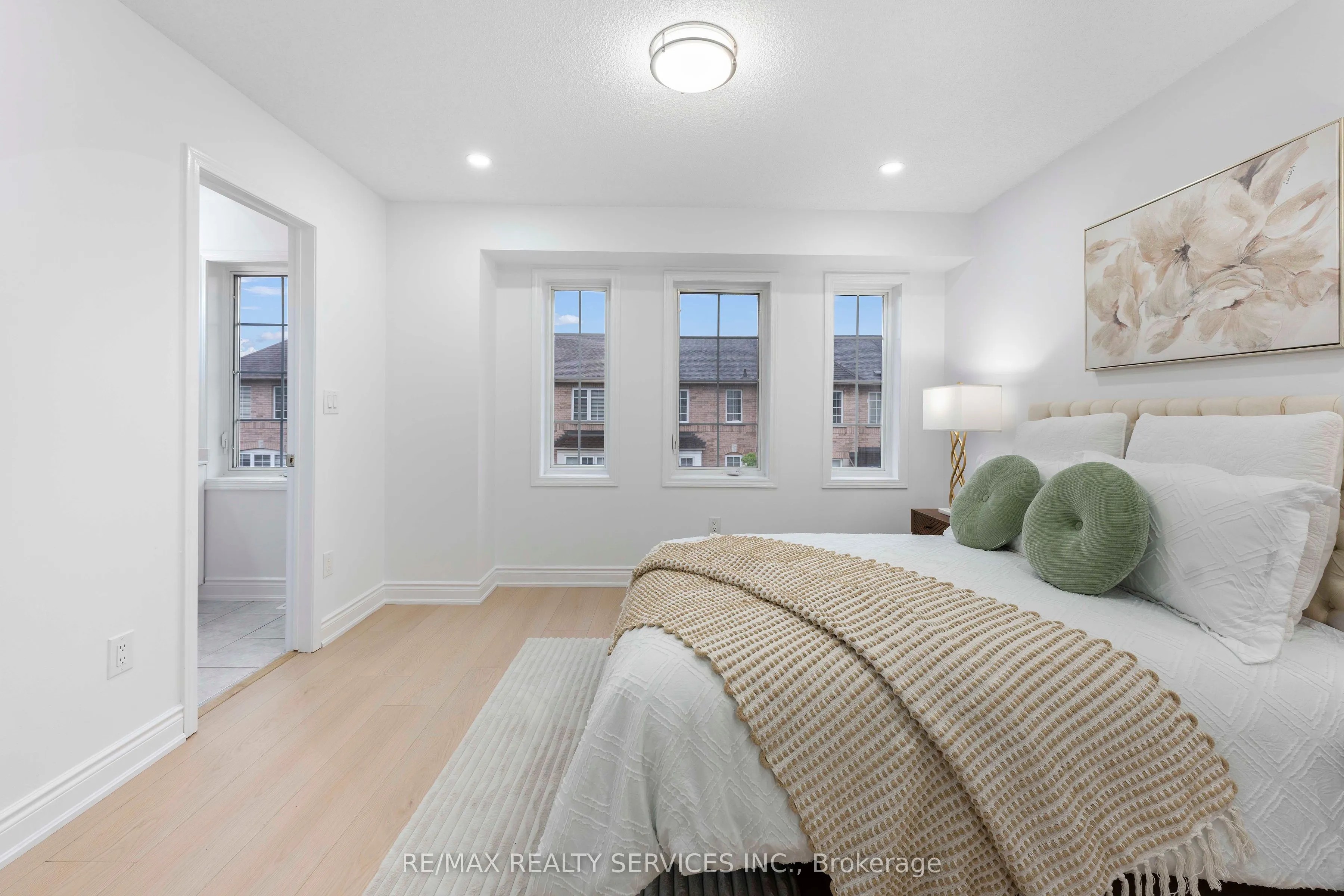 80 Acorn Place, #28