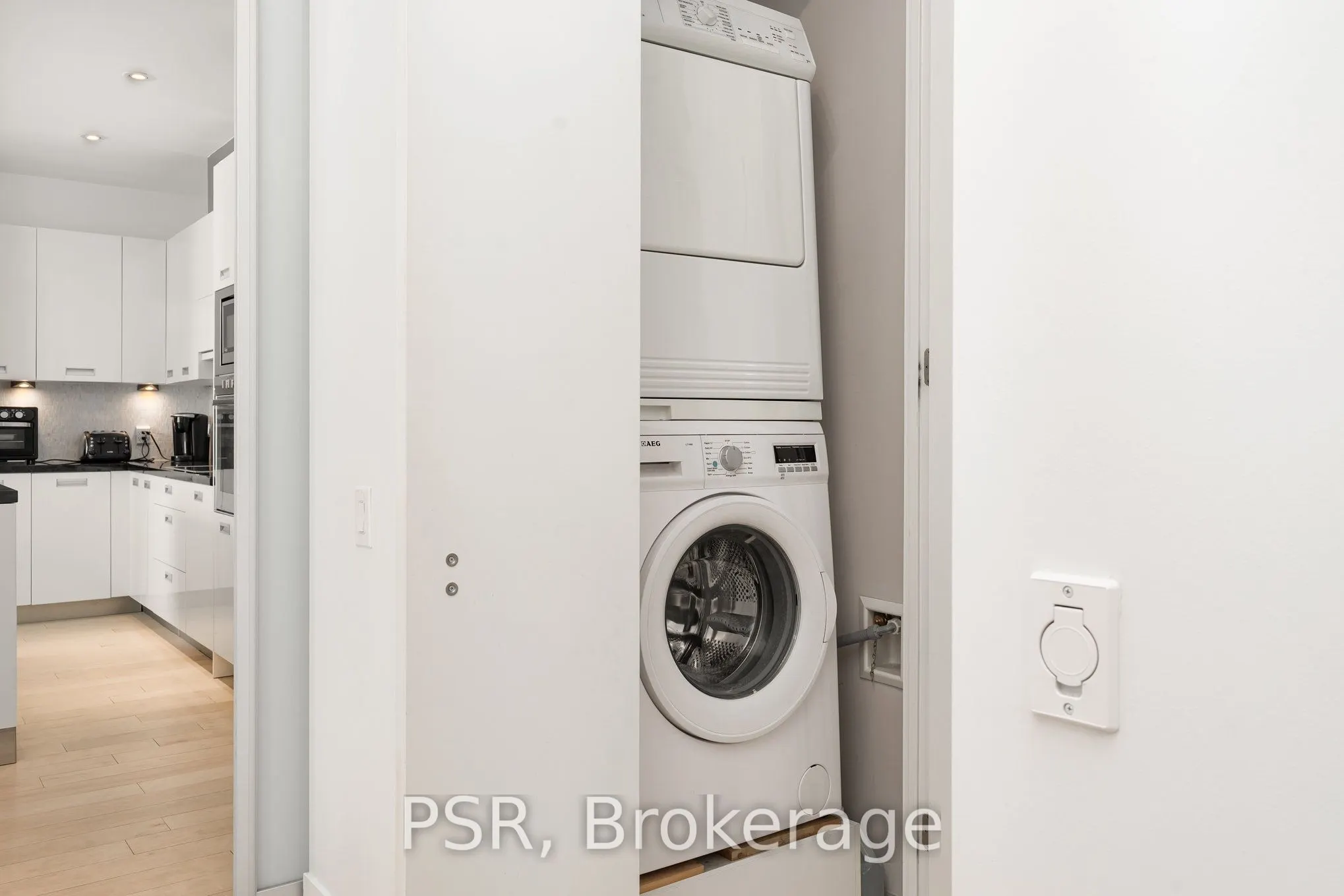 88 Park Lawn Road, #2906