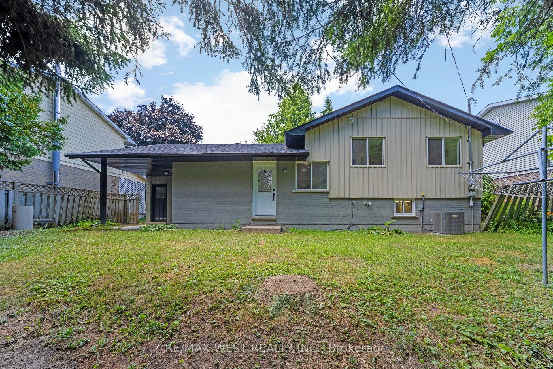 15 Erindale Avenue