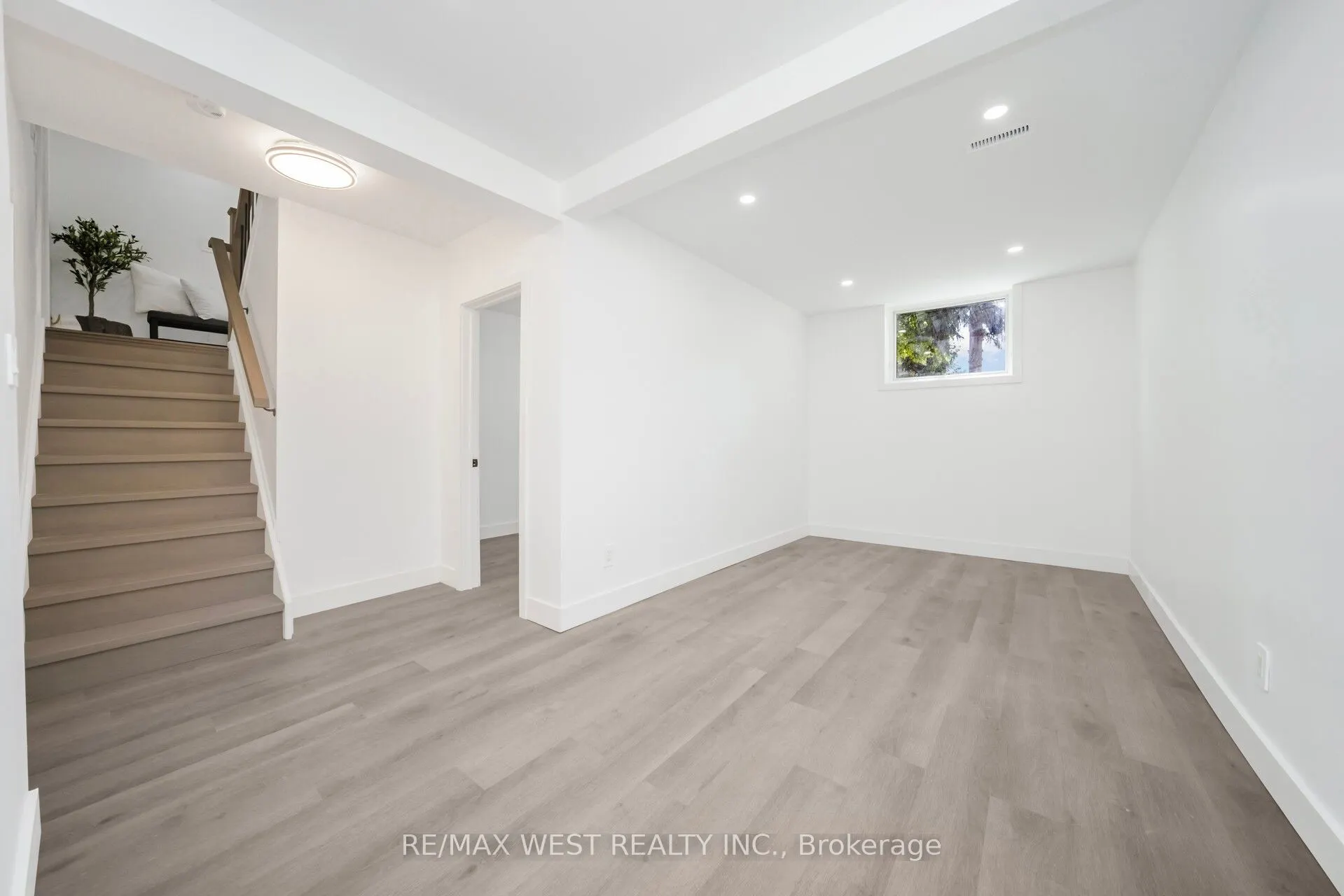 15 Erindale Avenue