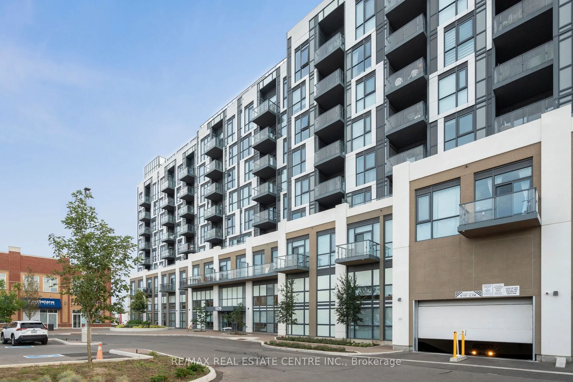 509 Dundas Street, #804